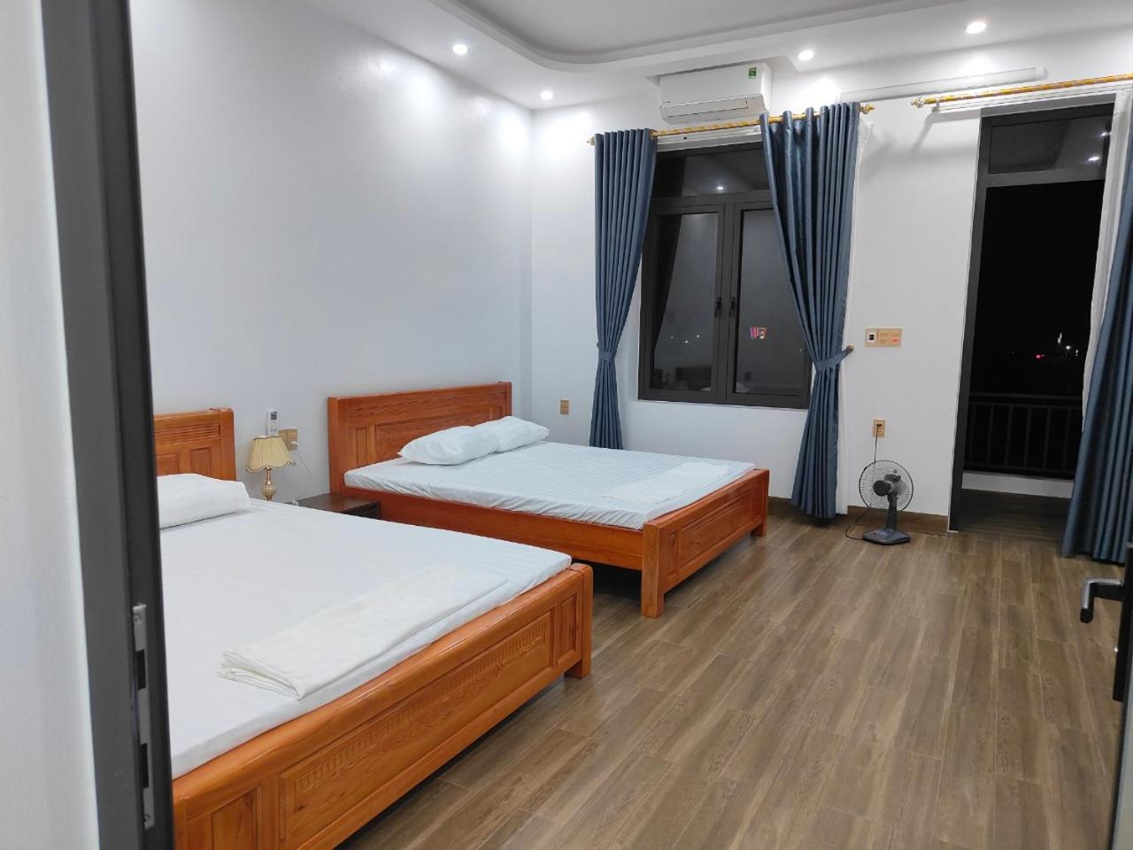 Twin Room with Shared Bathroom photo 1