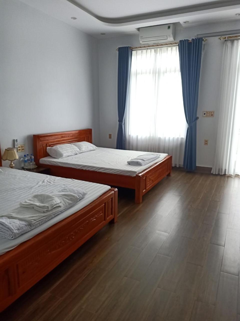 Twin Room with Shared Bathroom photo 3