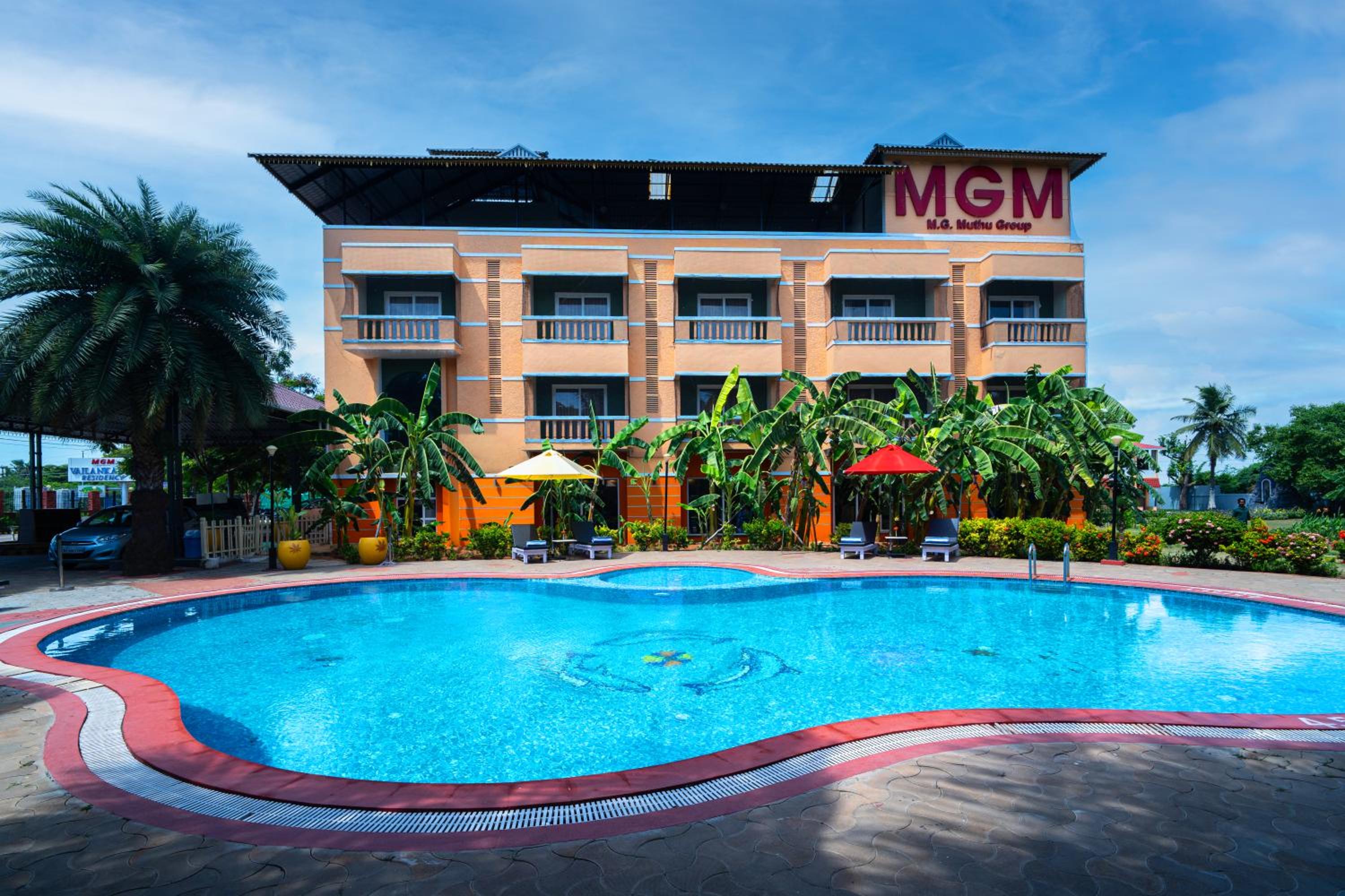 Grandeur Suite with Pool view and Balcony photo 2