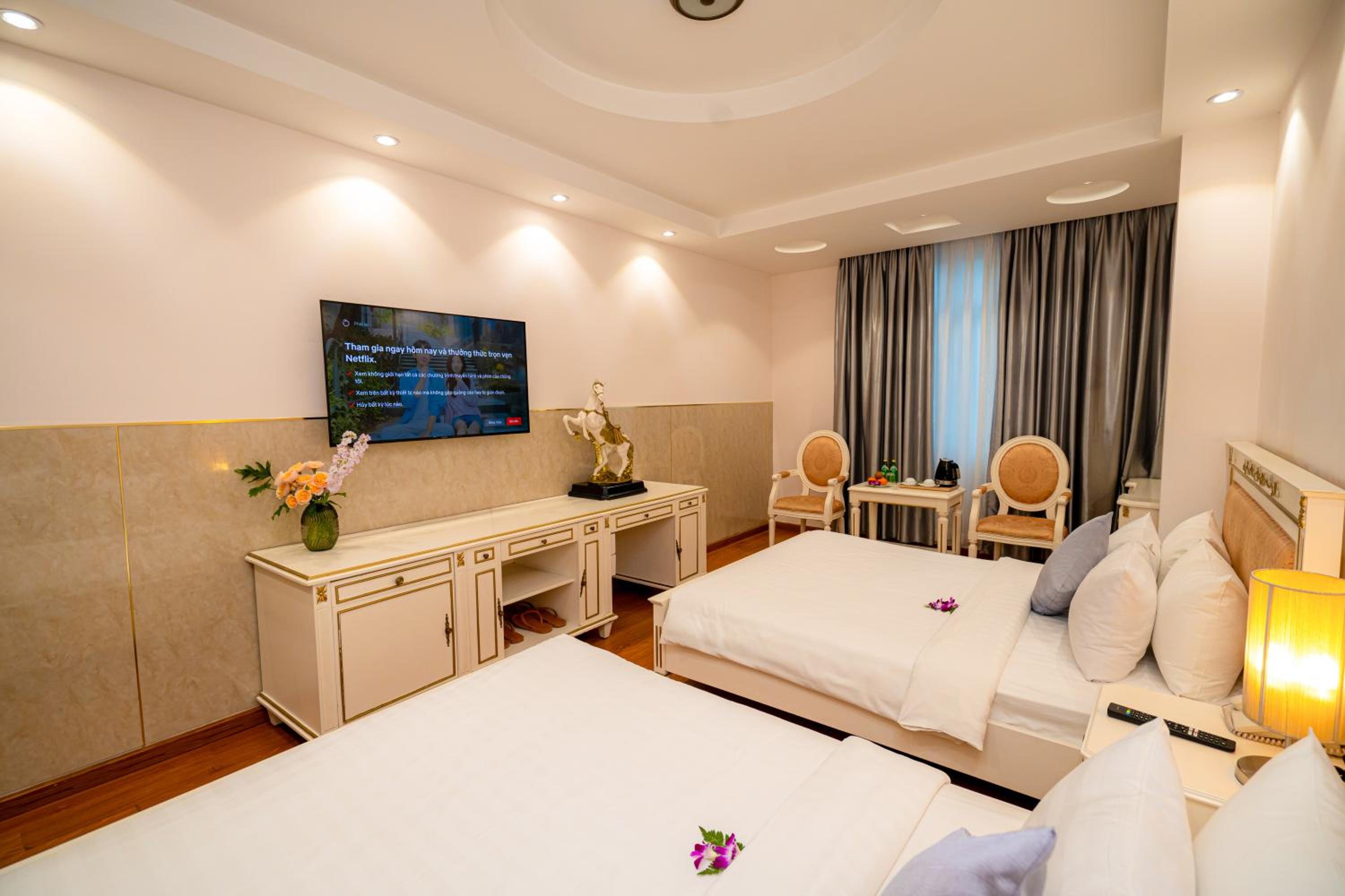 Deluxe Family Room photo 2