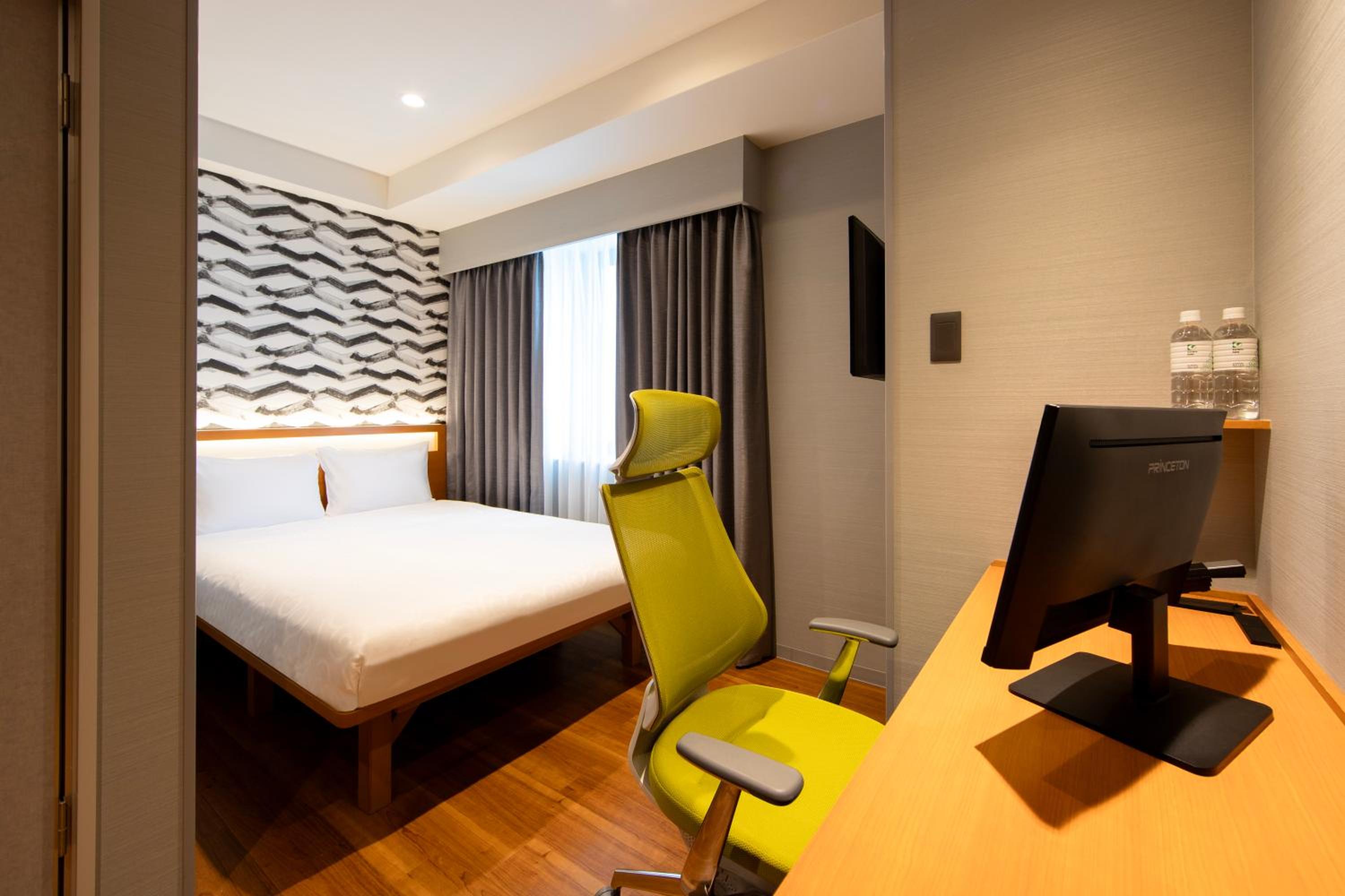 Standard Double Room - Non-Smoking - Photo 4