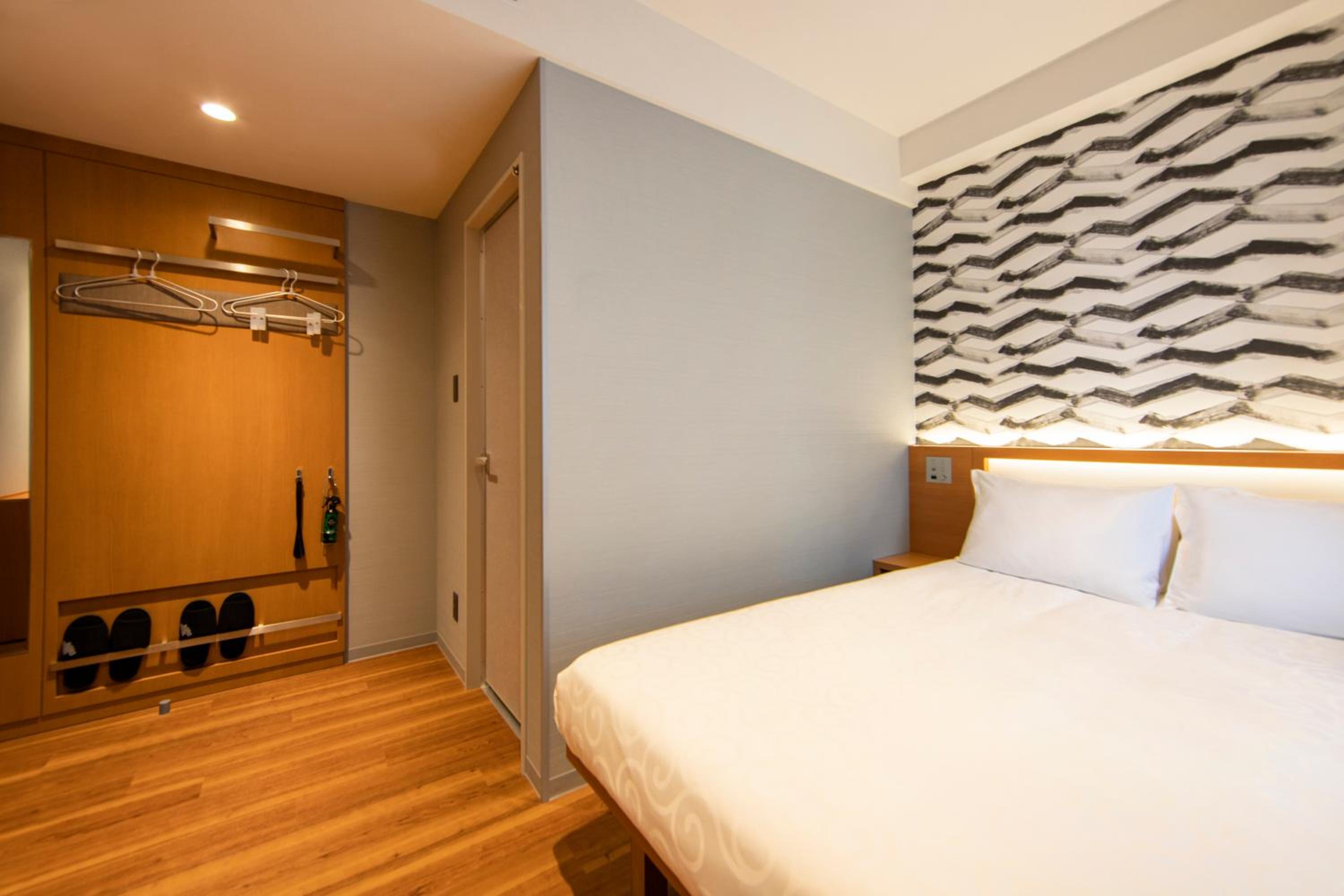 Standard Double Room - Non-Smoking - Photo 6