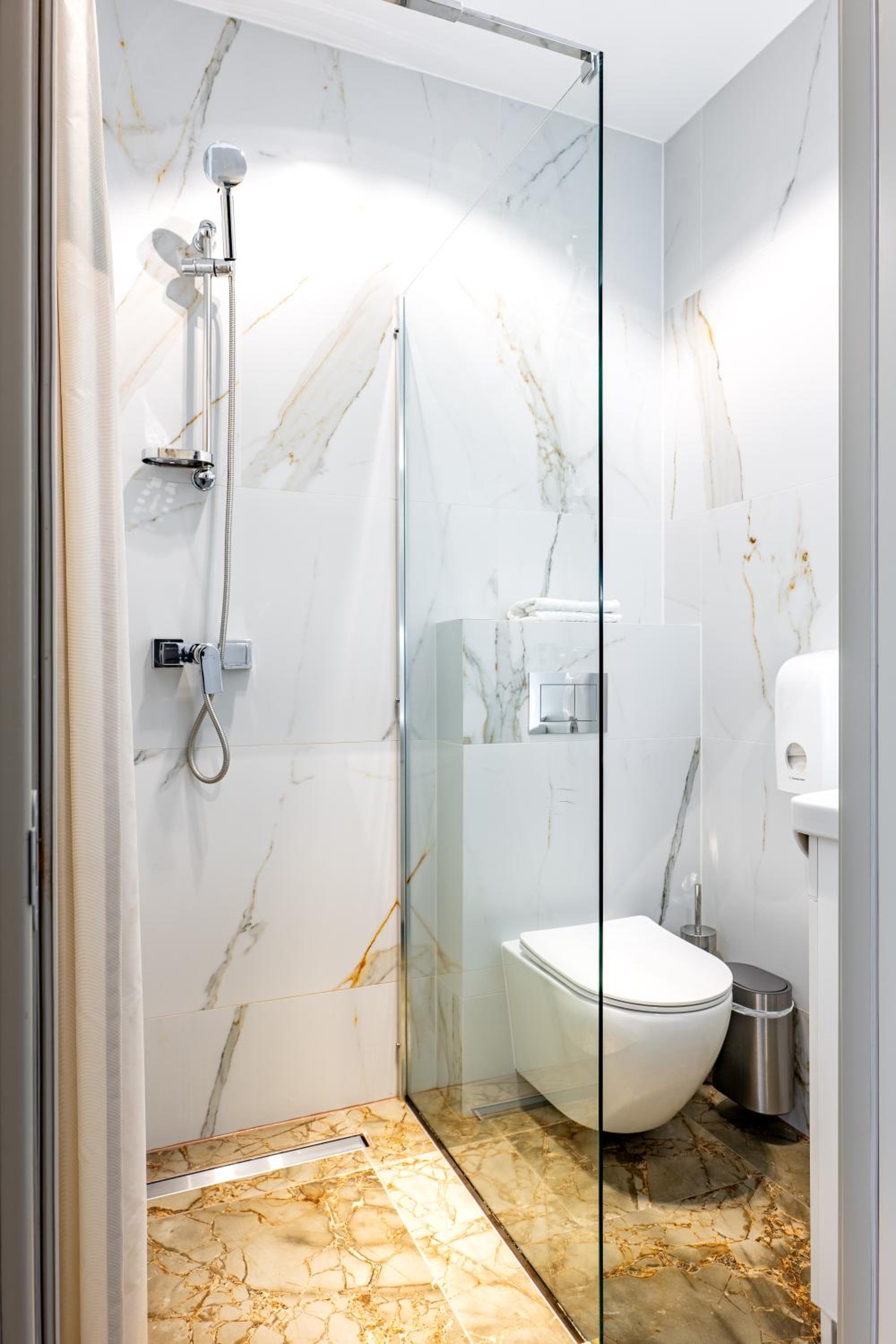 Double or Twin Room - Photo 22