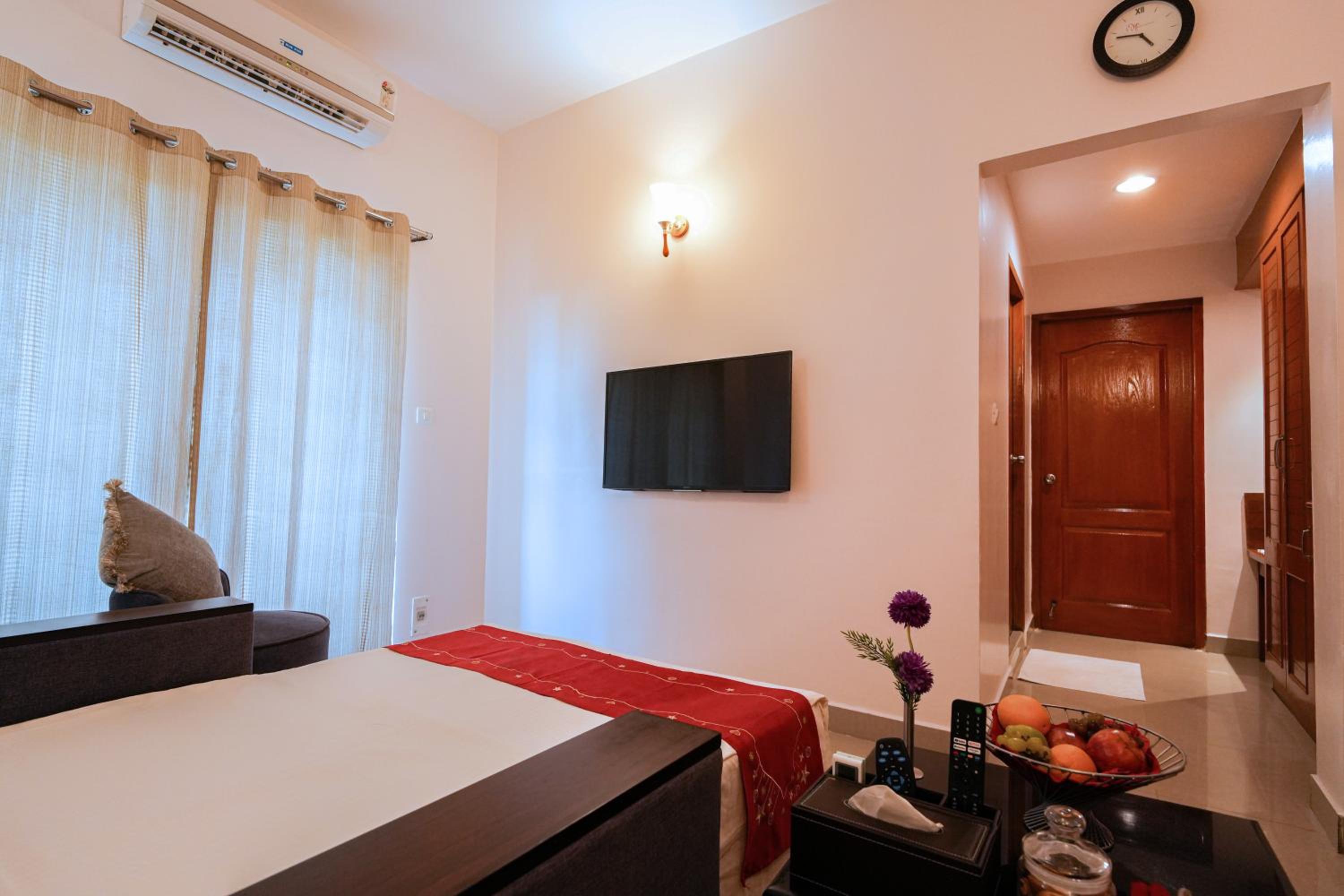 Grandeur Suite with Balcony photo 3