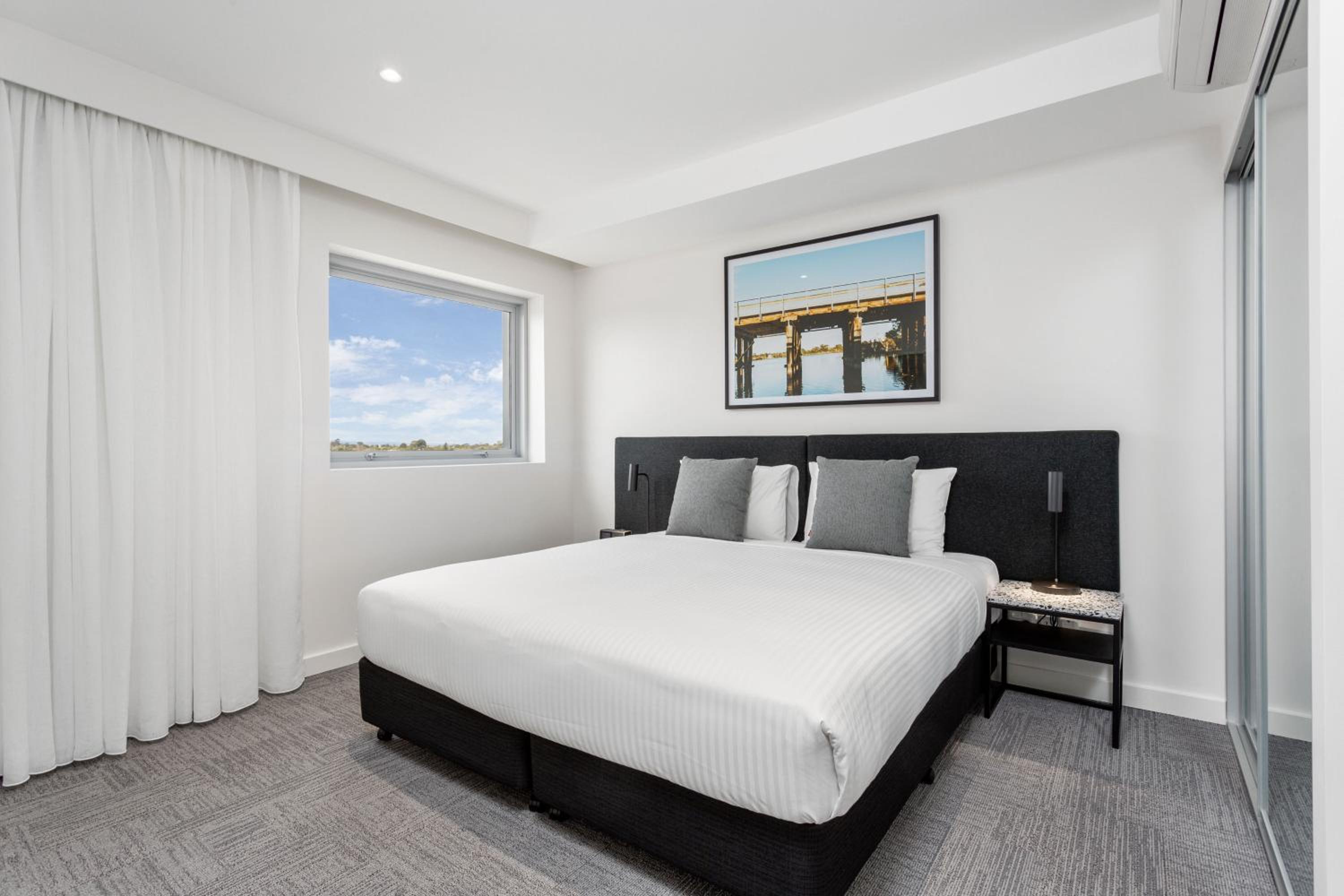 One Bedroom Accessible Apartment thumbnail 5