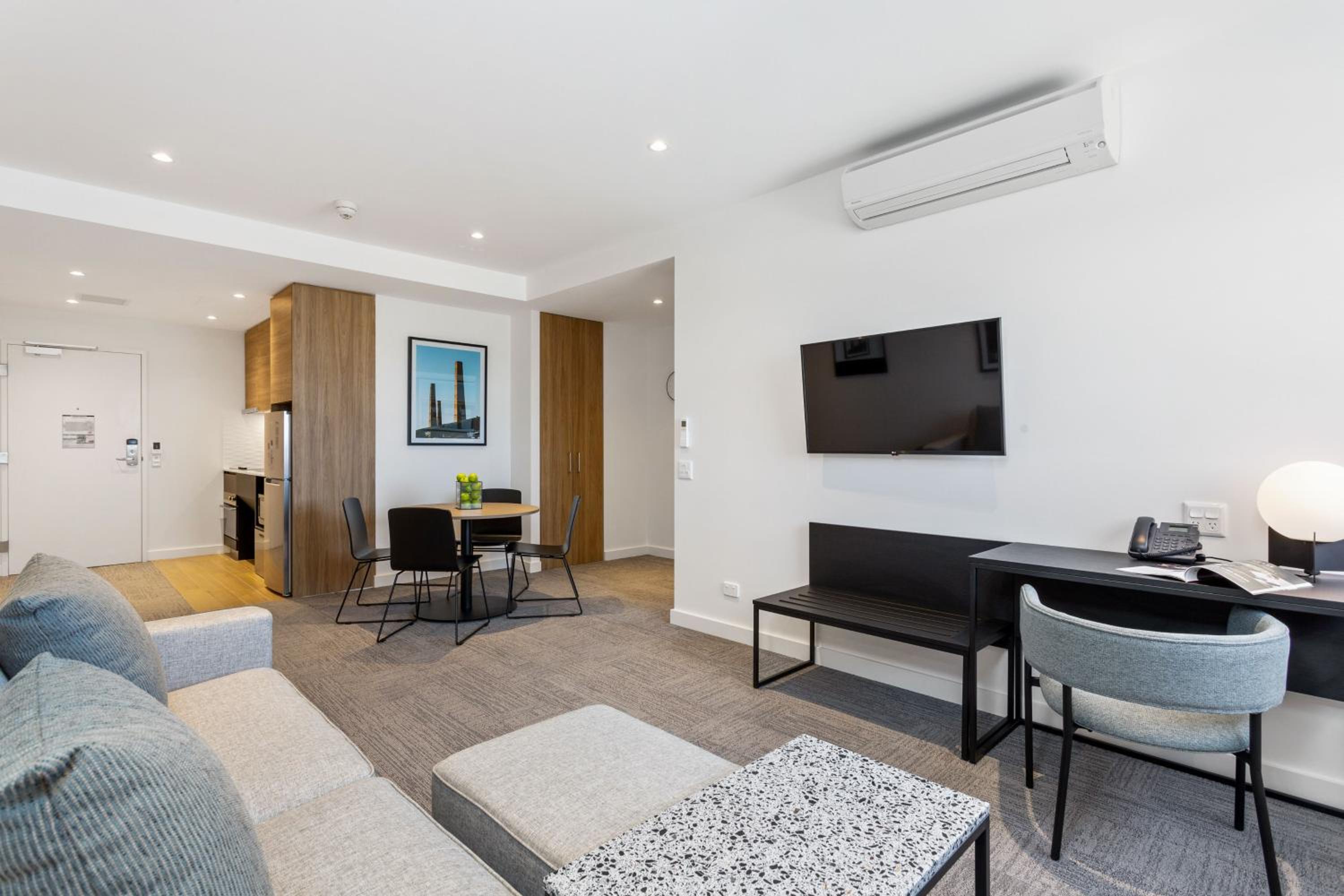 One-Bedroom Apartment - Photo 18
