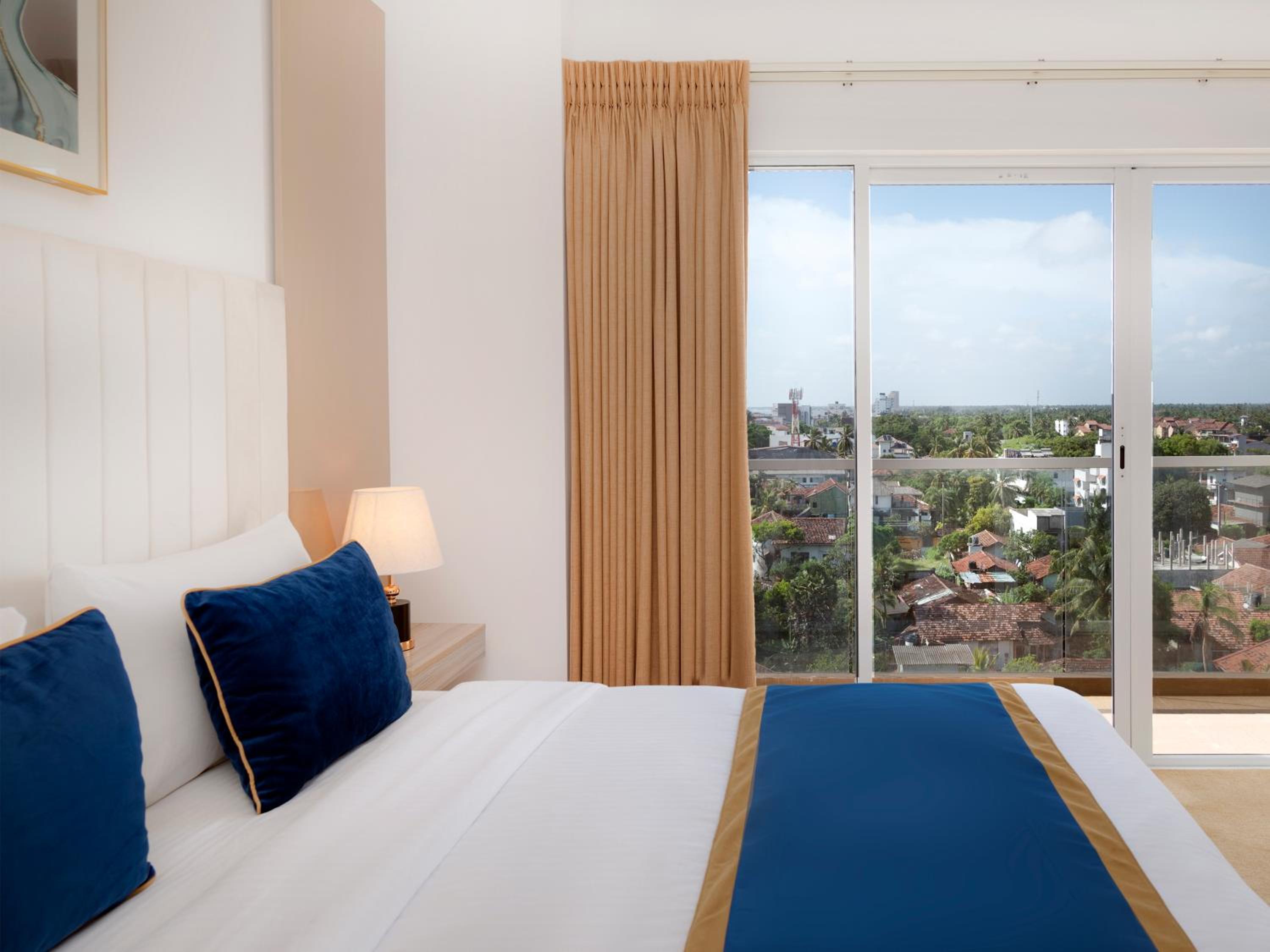 Junior Suite with Balcony photo 2