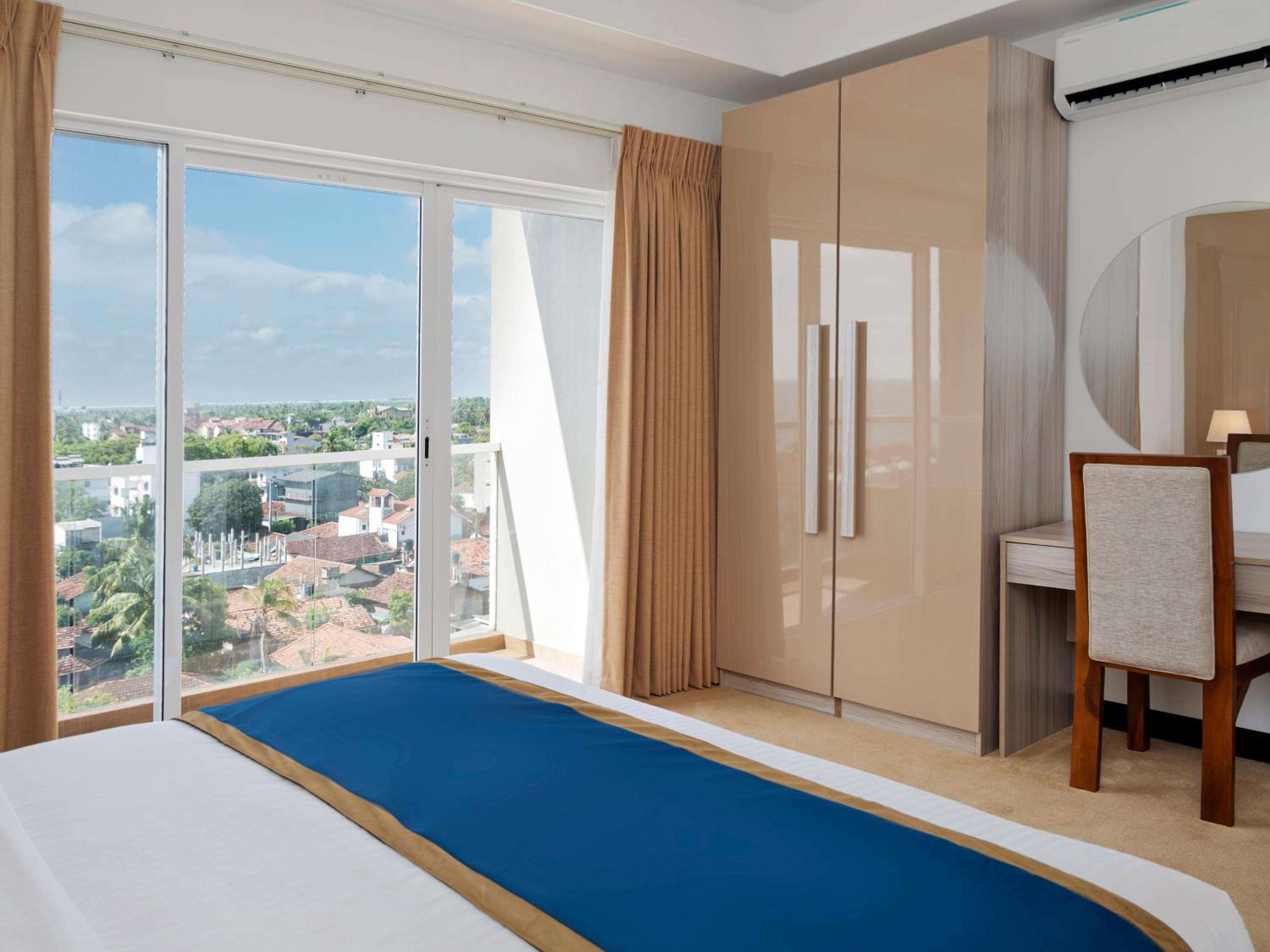 Junior Suite with Balcony photo 3