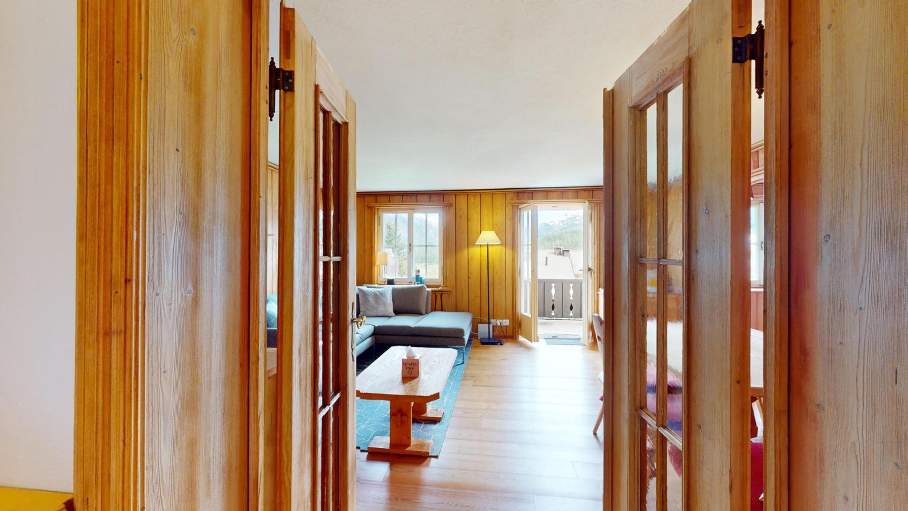 Apartment with Mountain View photo 2