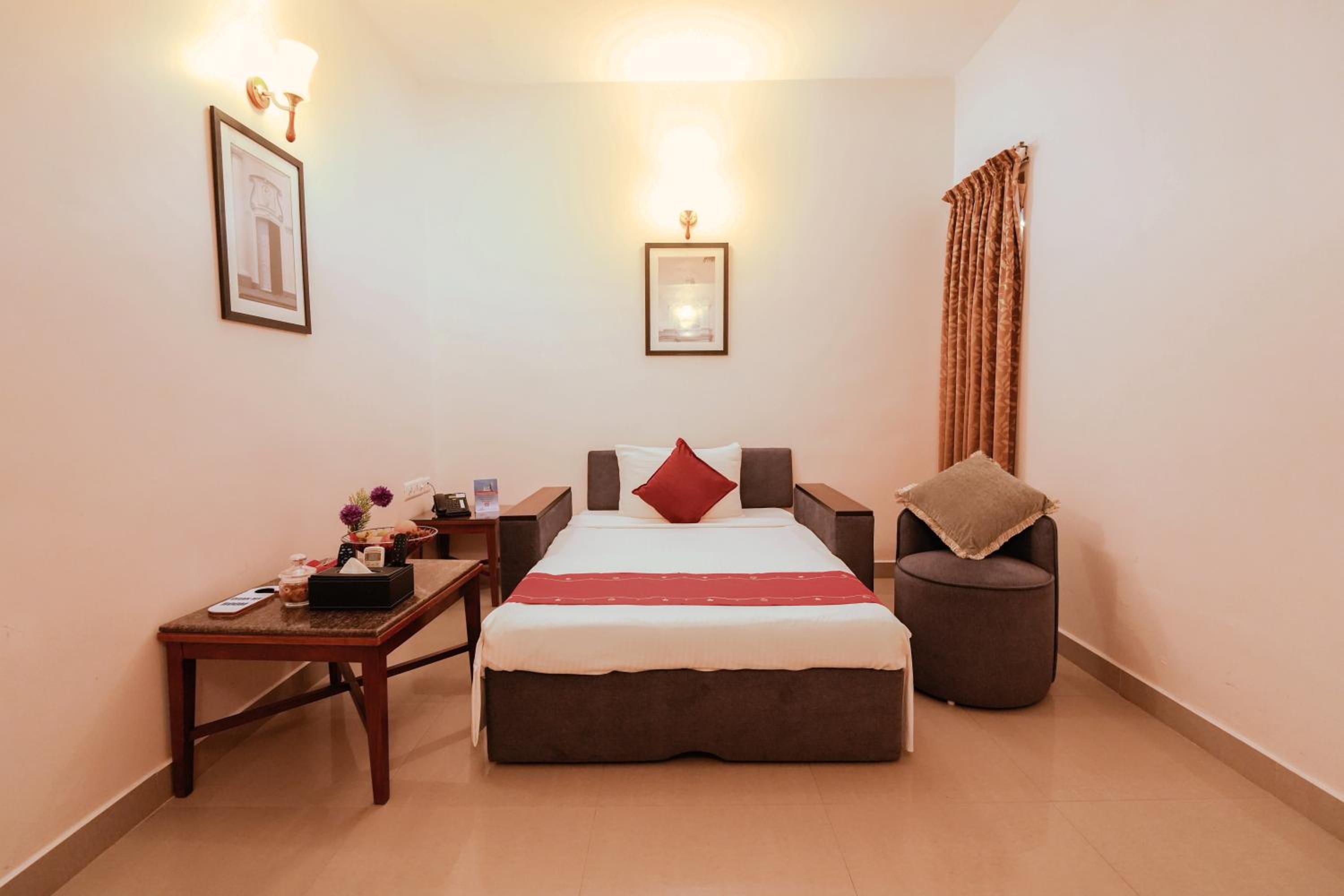 Grandeur Suite with Pool view and Balcony photo 3