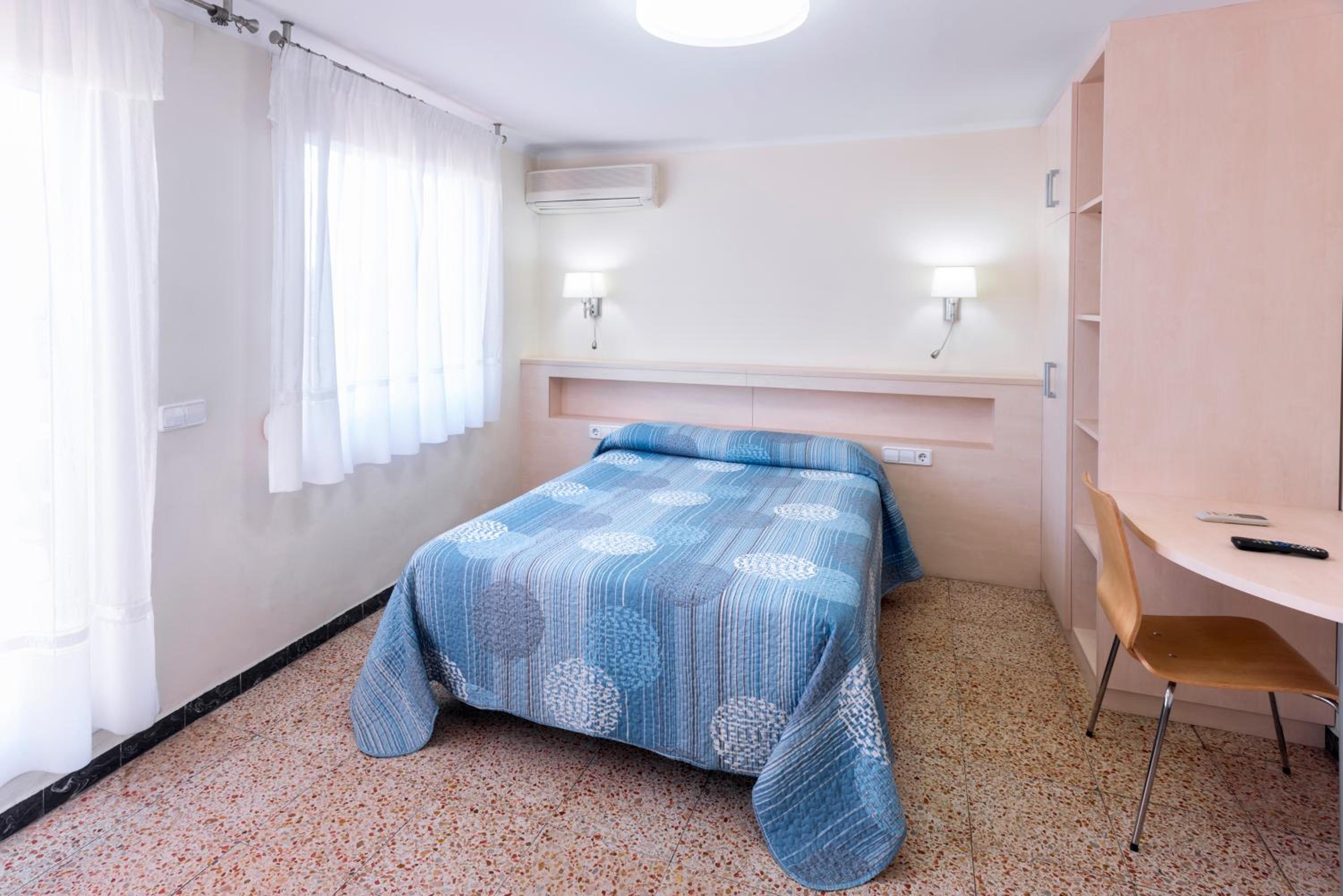 Superior Double or Twin Room with Private Bathroom photo 2