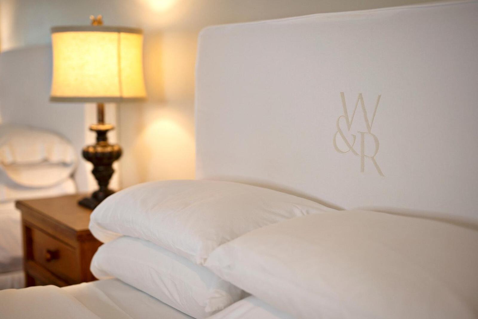 Deluxe King Room - Photo 5