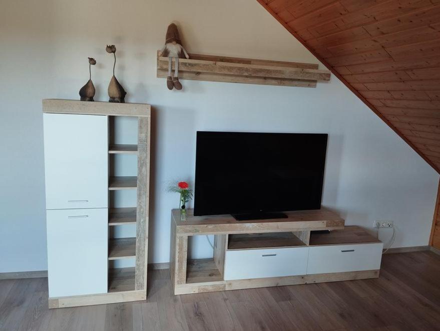Three-Bedroom Apartment with Balcony photo 2