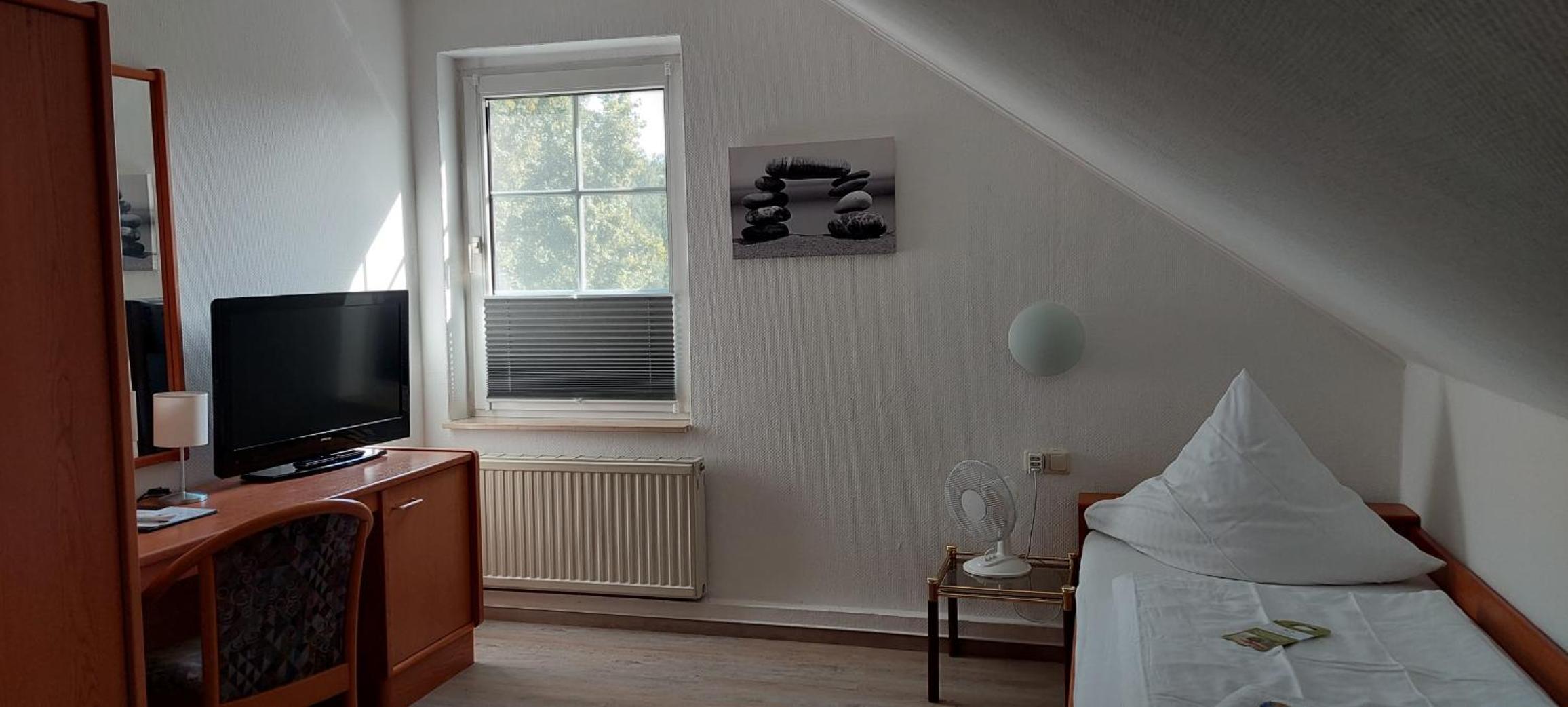 Single Room photo 3