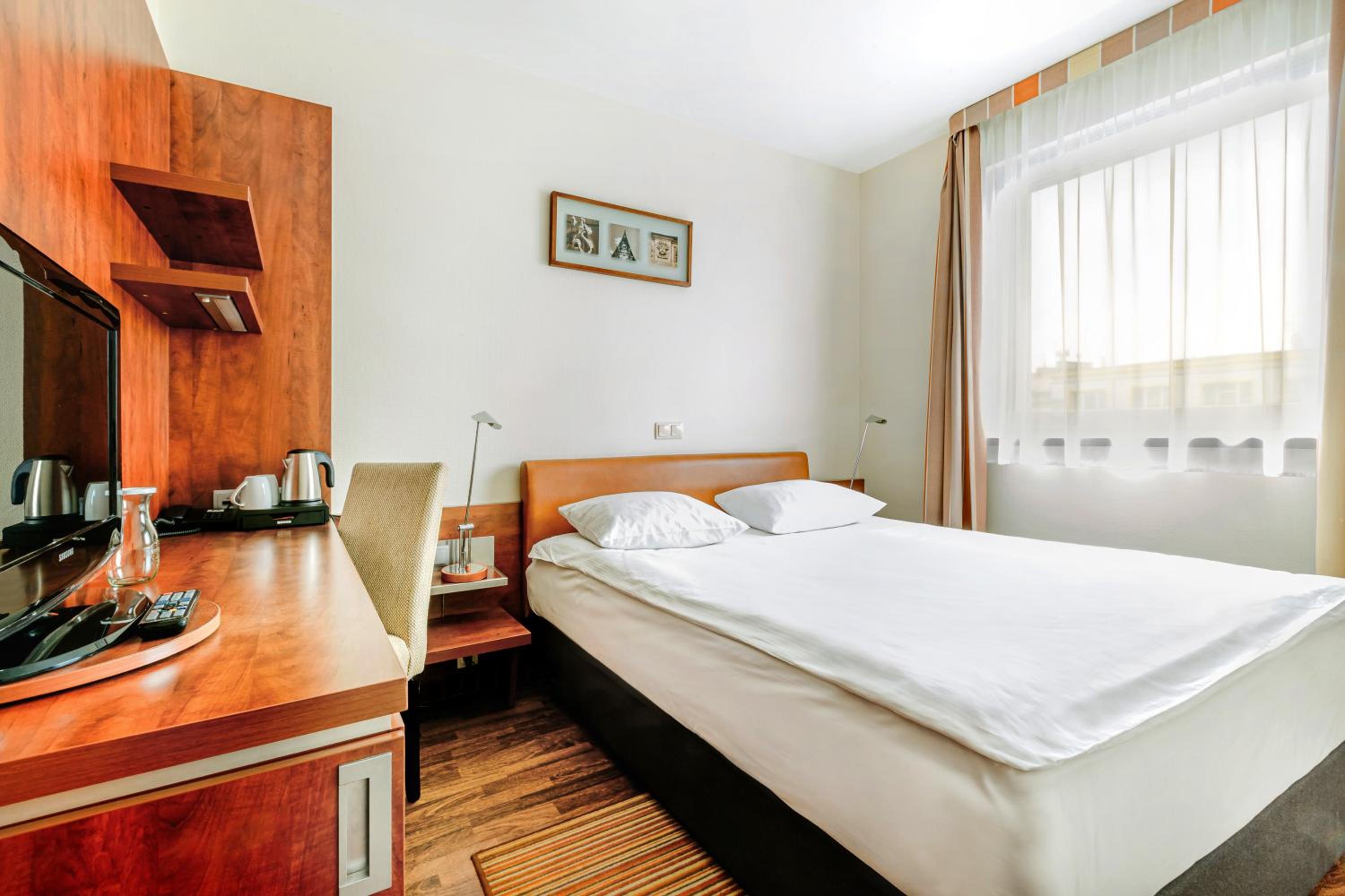 Double Room - Photo 2