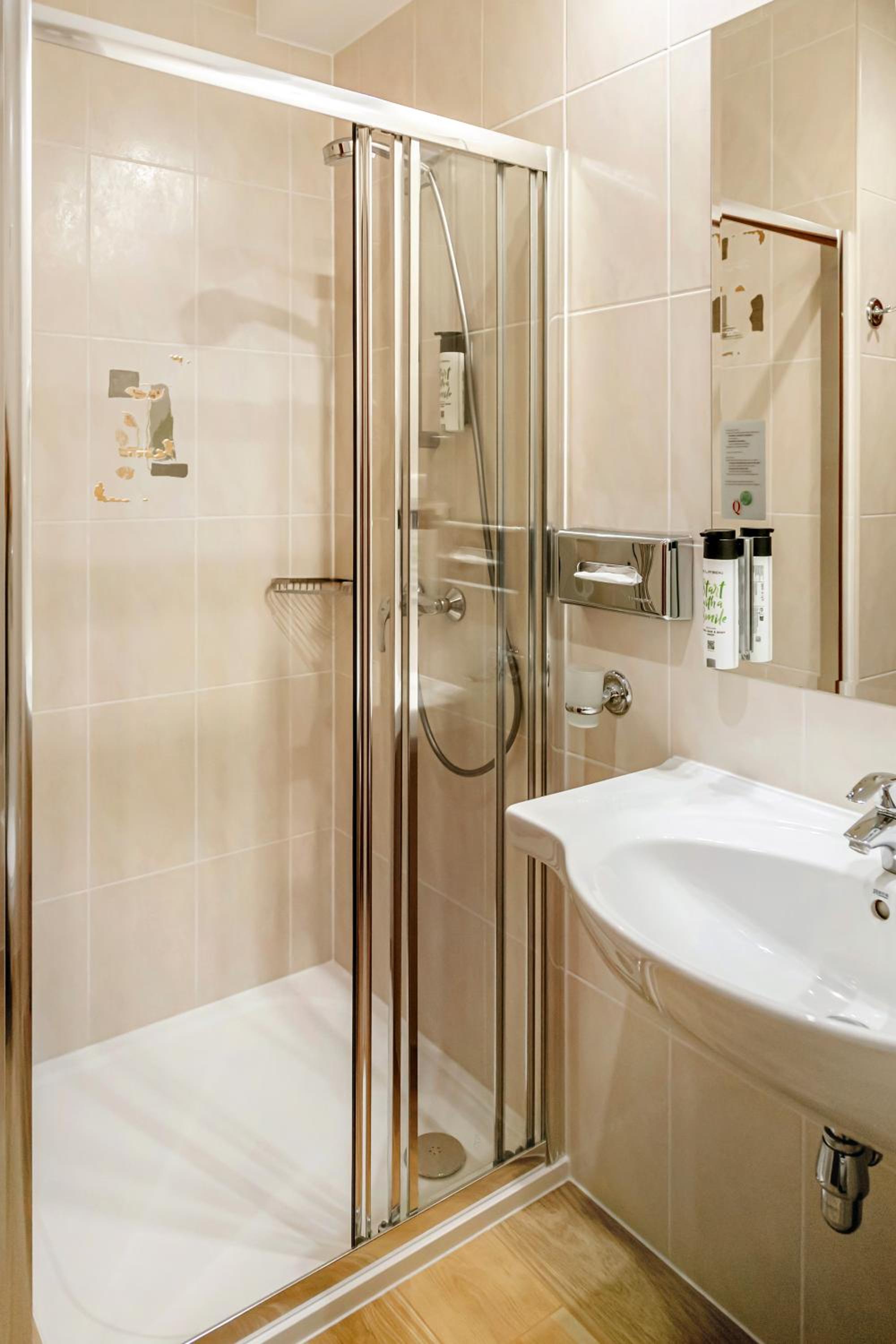 Double Room - Photo 5