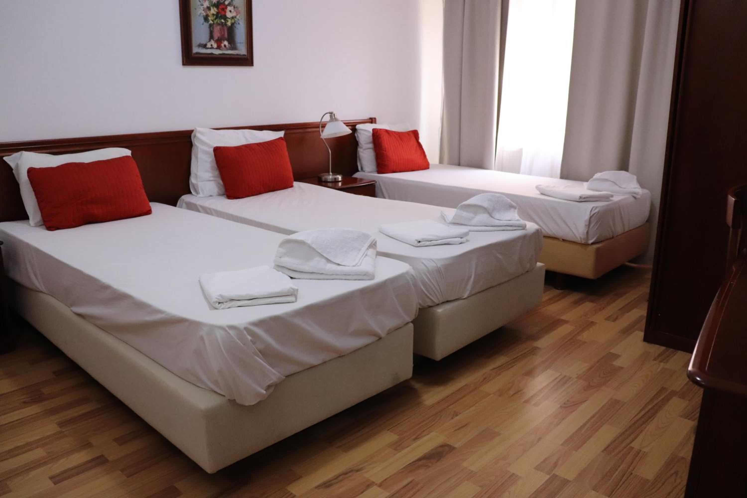 Standard Twin Room photo 2
