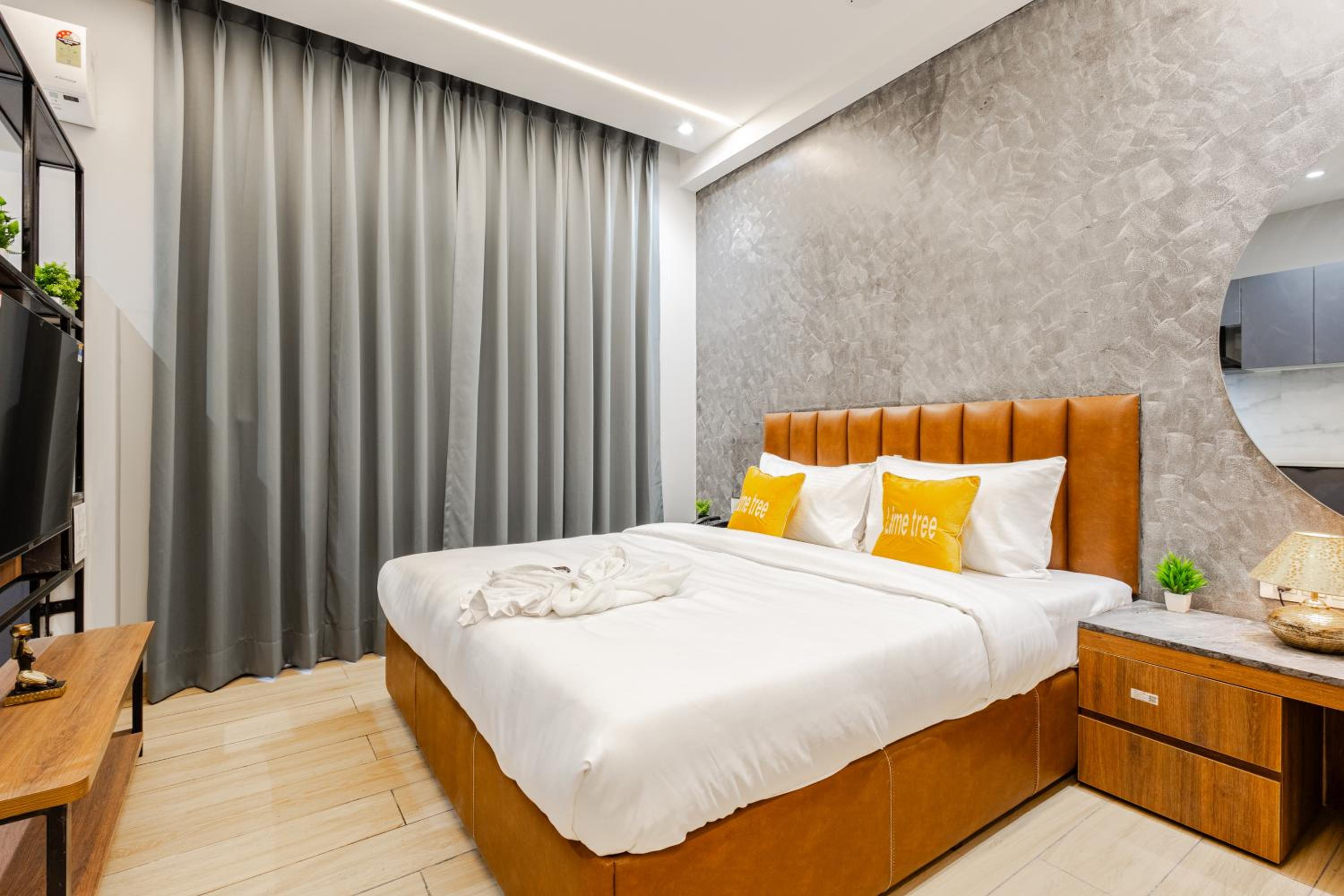 Studio Apartment with Balcony - Photo 32