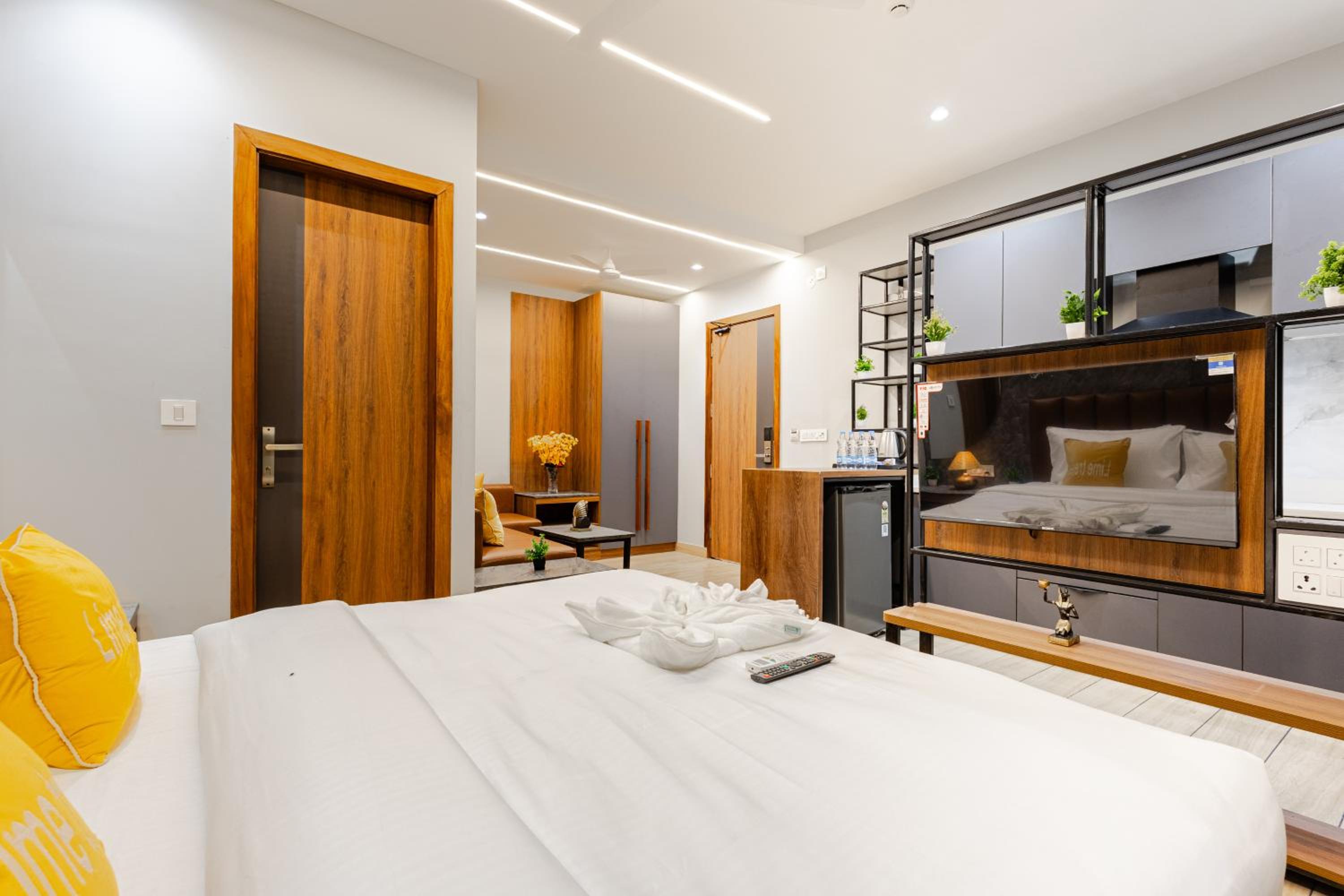 Studio Apartment with Balcony - Photo 38