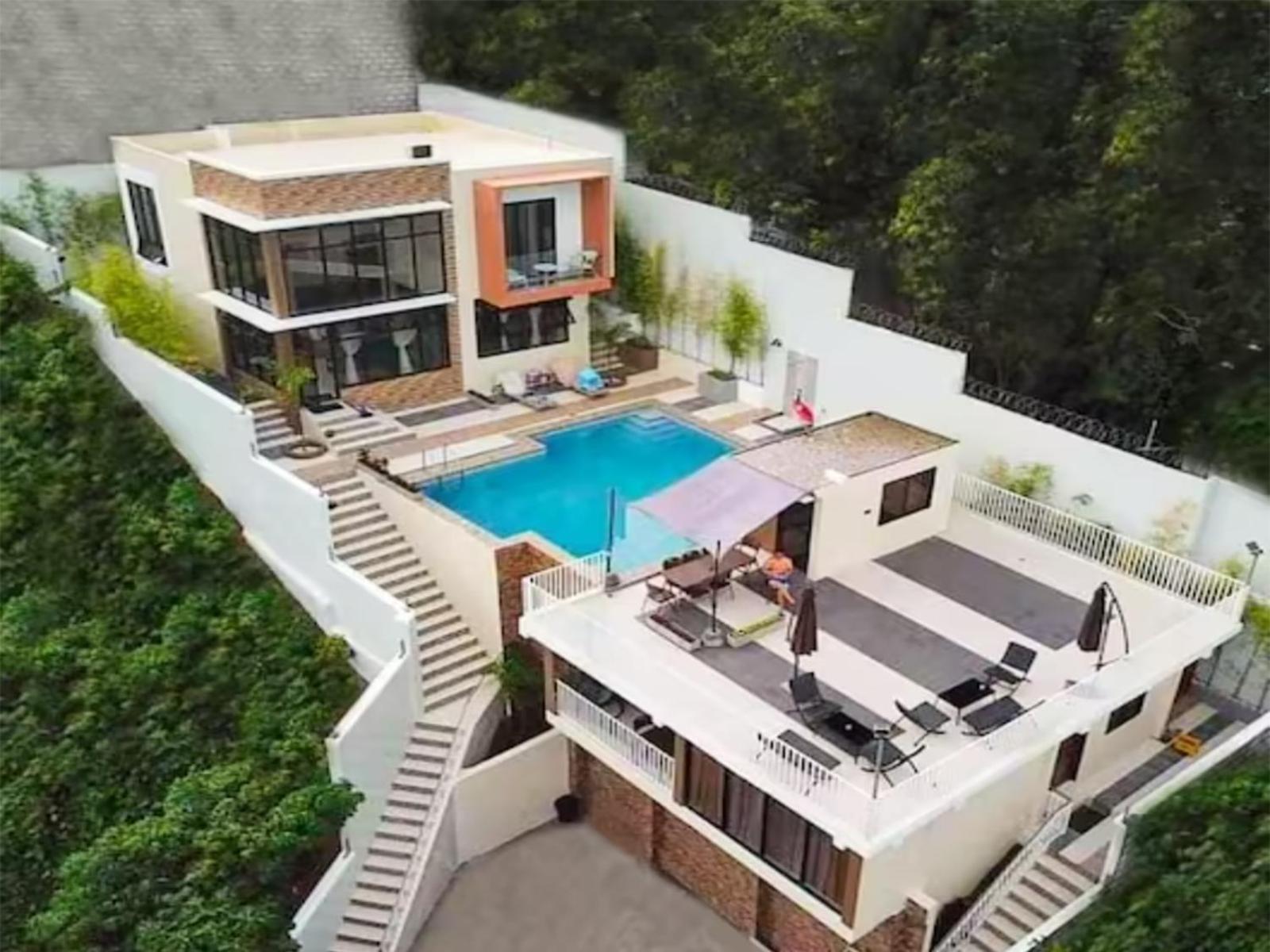 Villa photo 2
