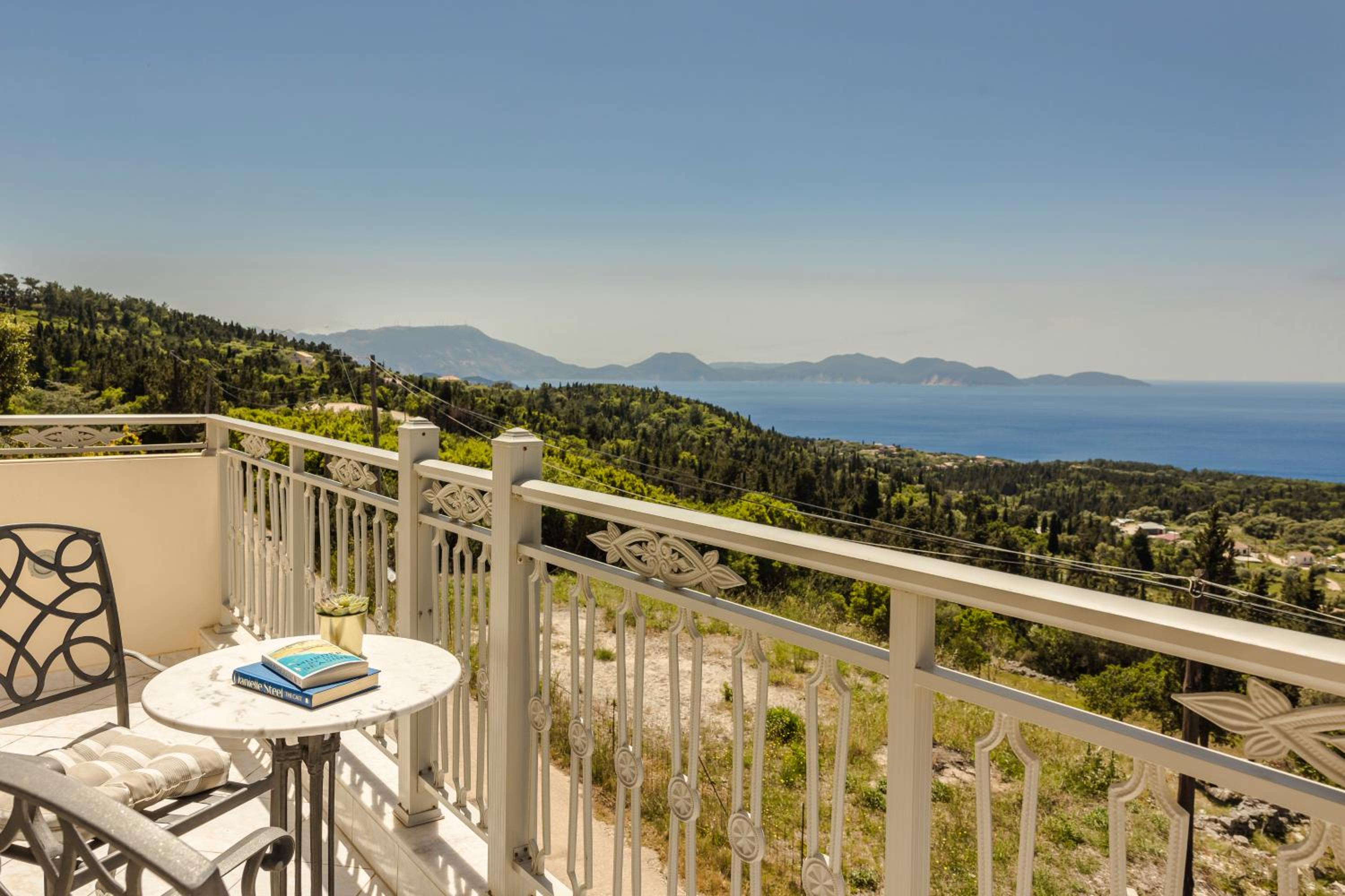 Standard Triple Room with Sea View photo 2