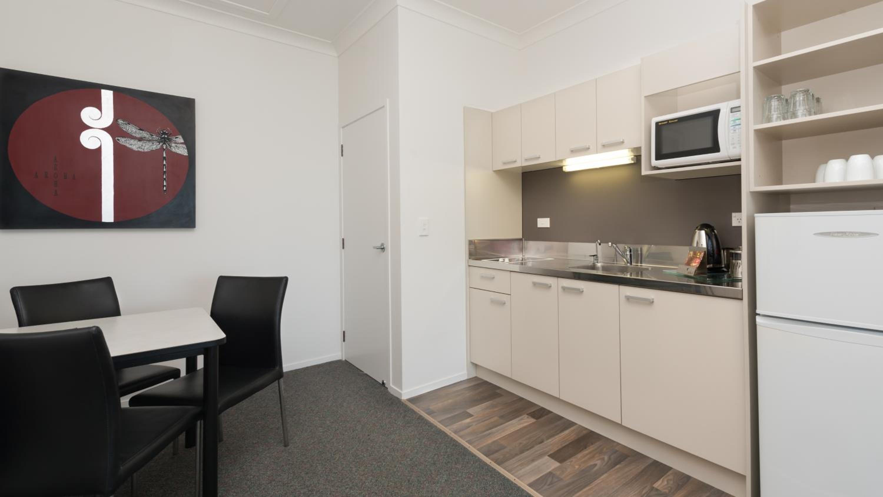 Deluxe Family Suite - Photo 4
