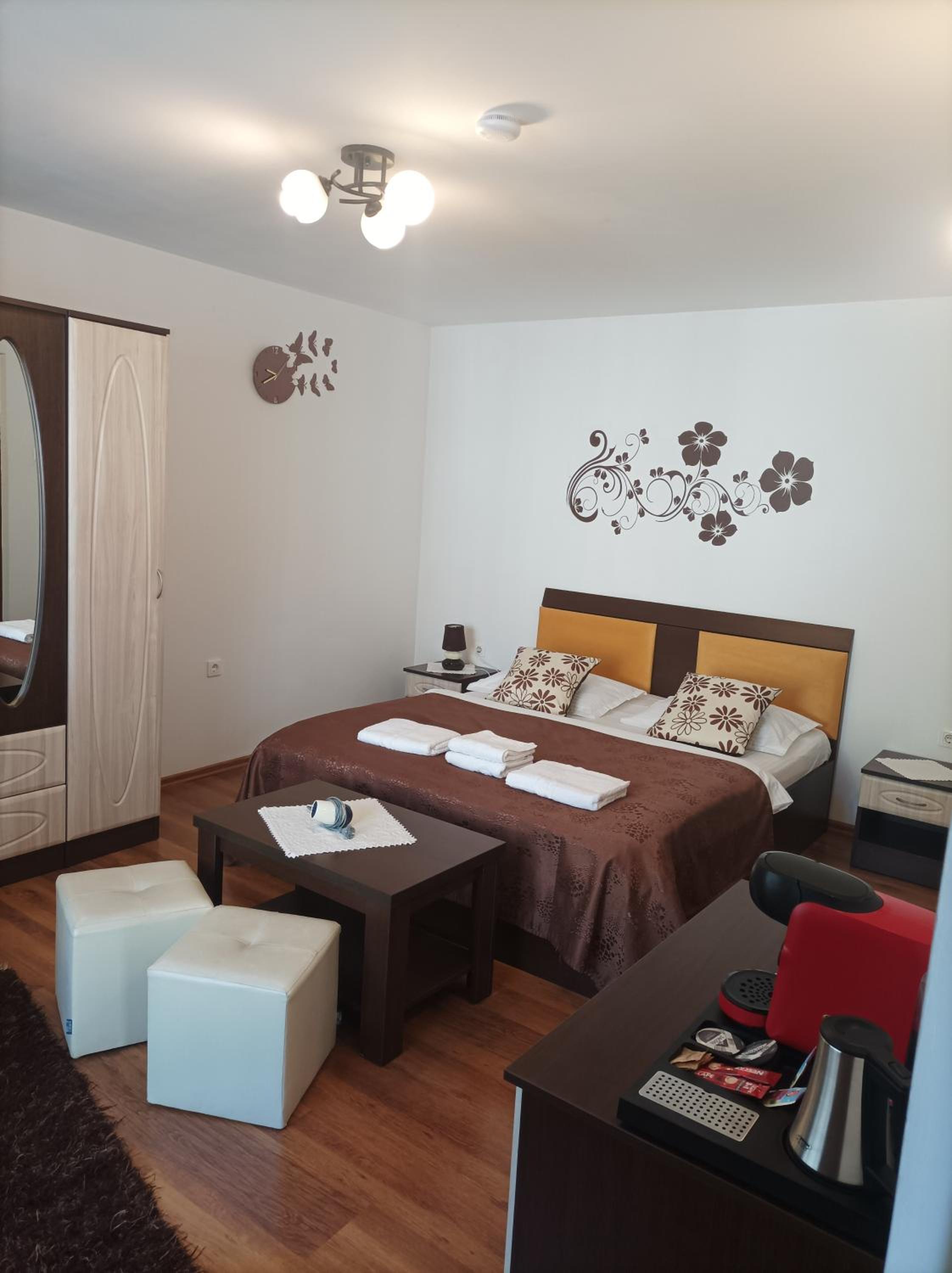Deluxe Double Room with Private Bathroom photo 1