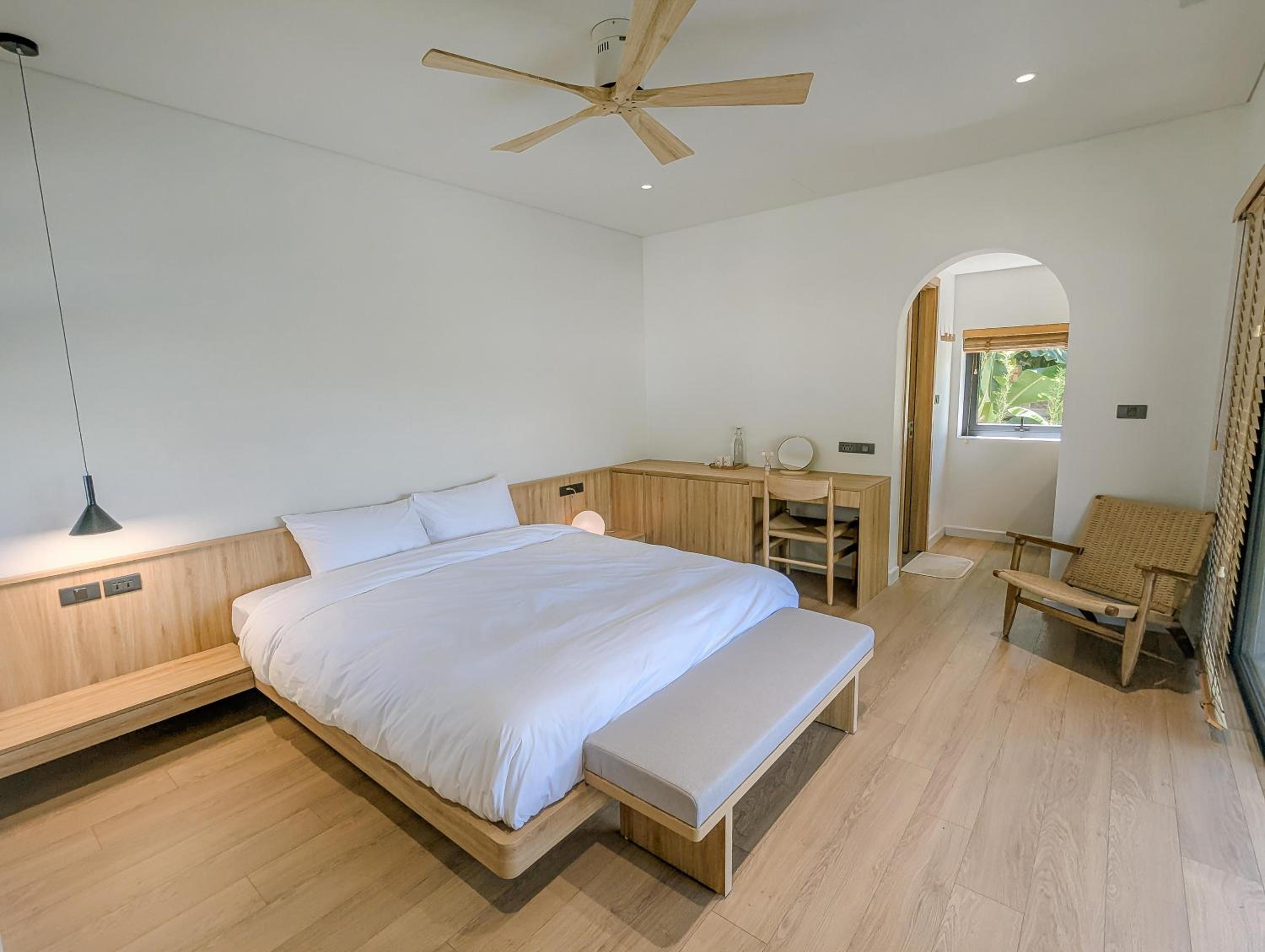 Deluxe Double Room with Balcony photo 1