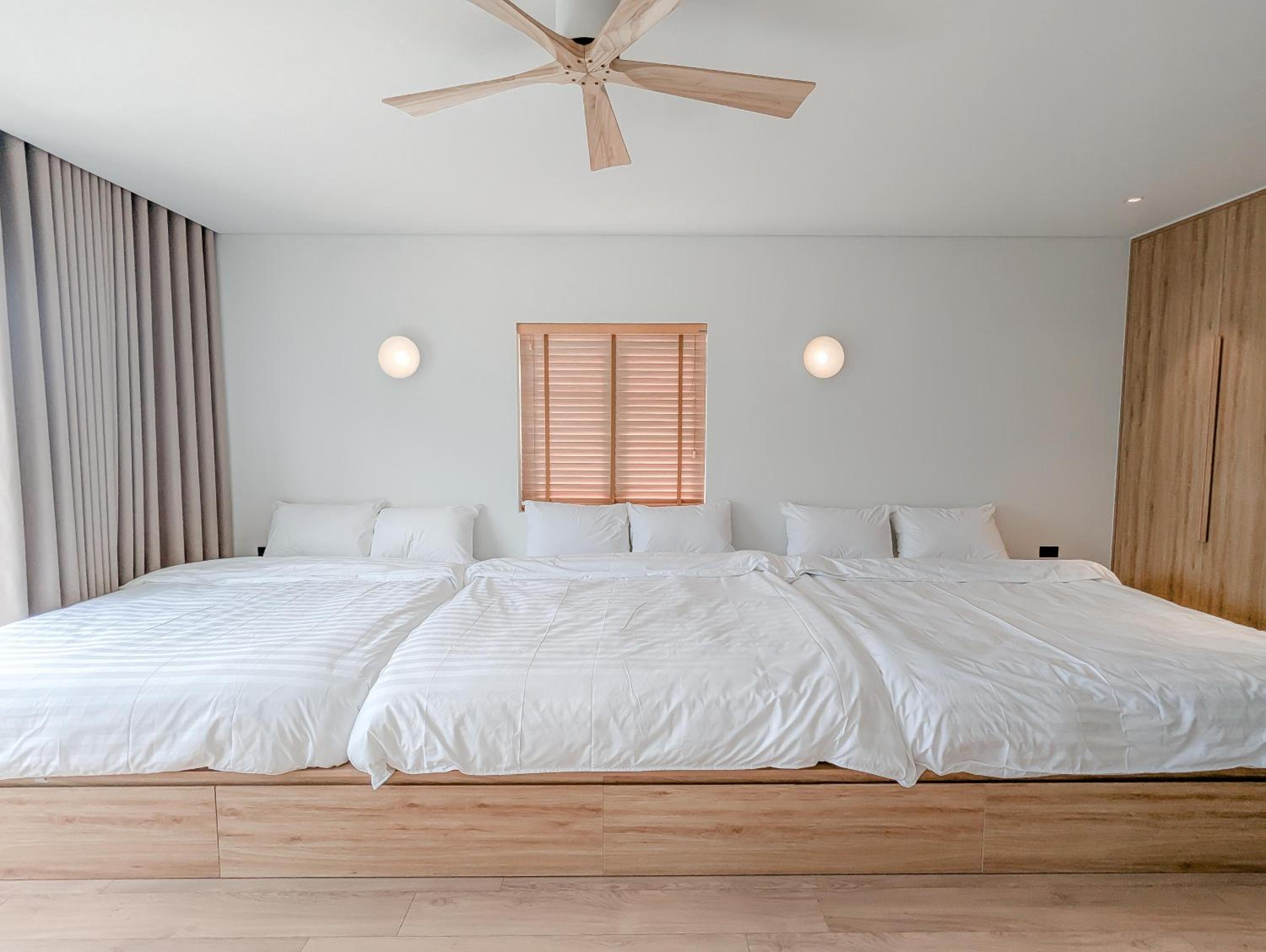 6-Bed Mixed Dormitory Room photo 1