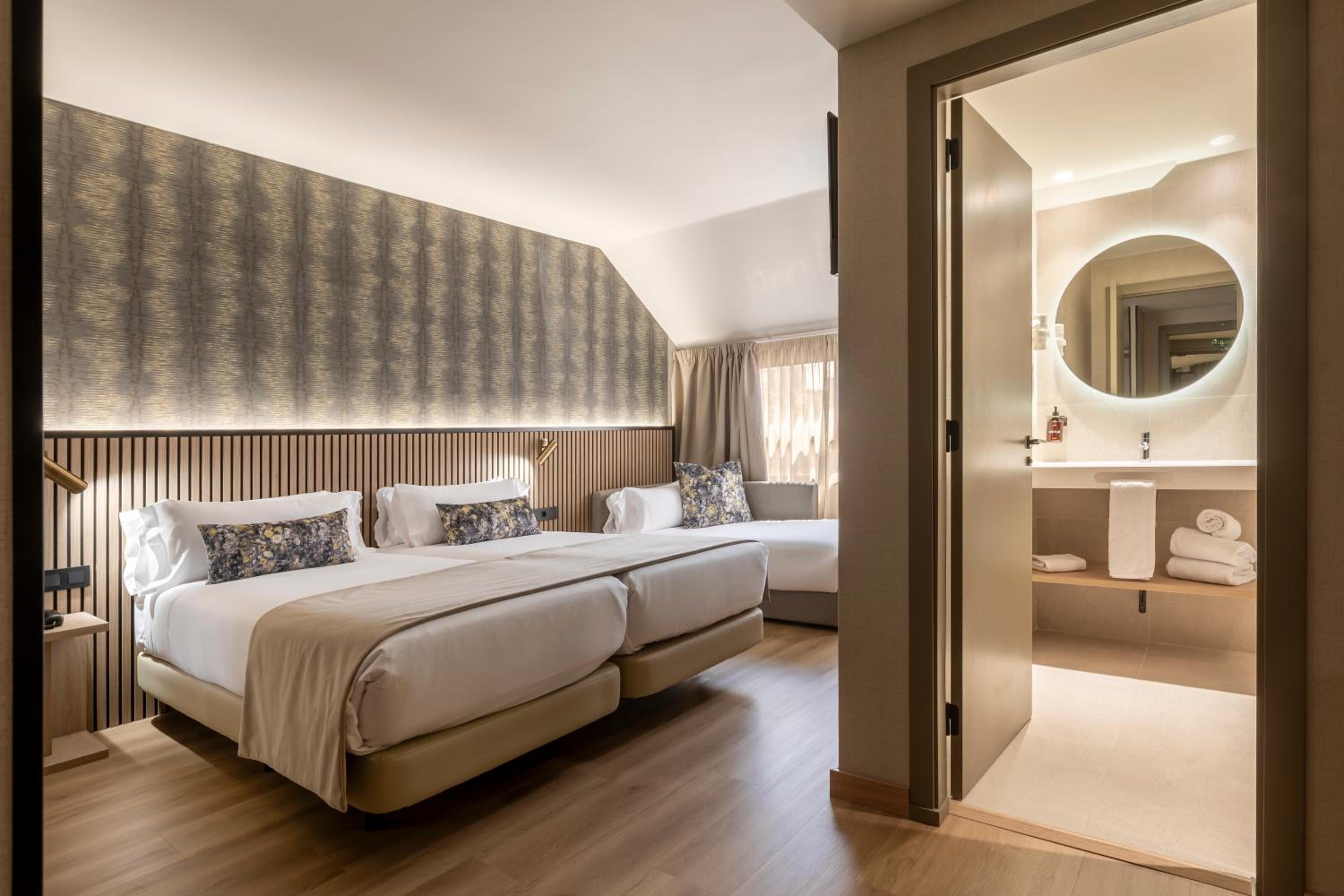 Triple Room - Photo 9