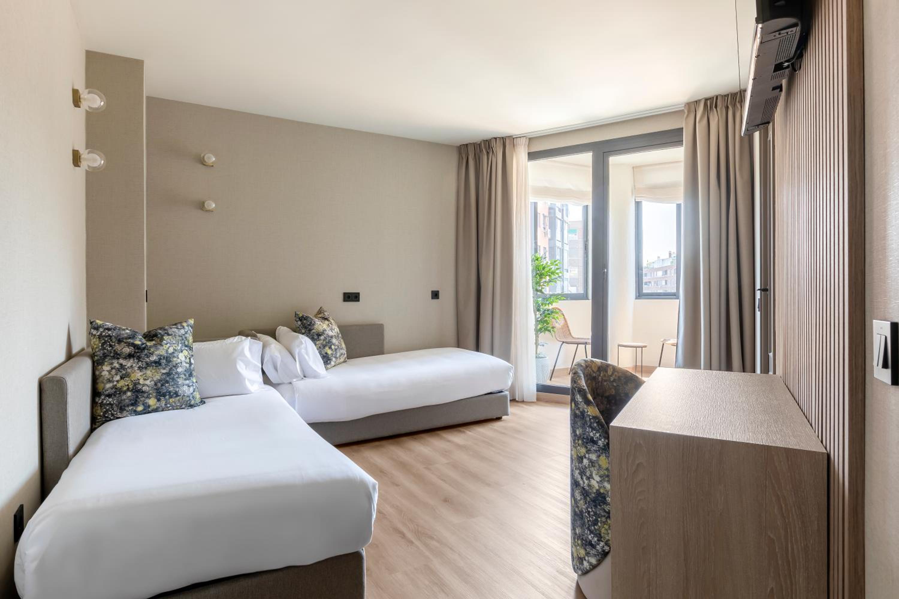 Quadruple Room - Photo 6