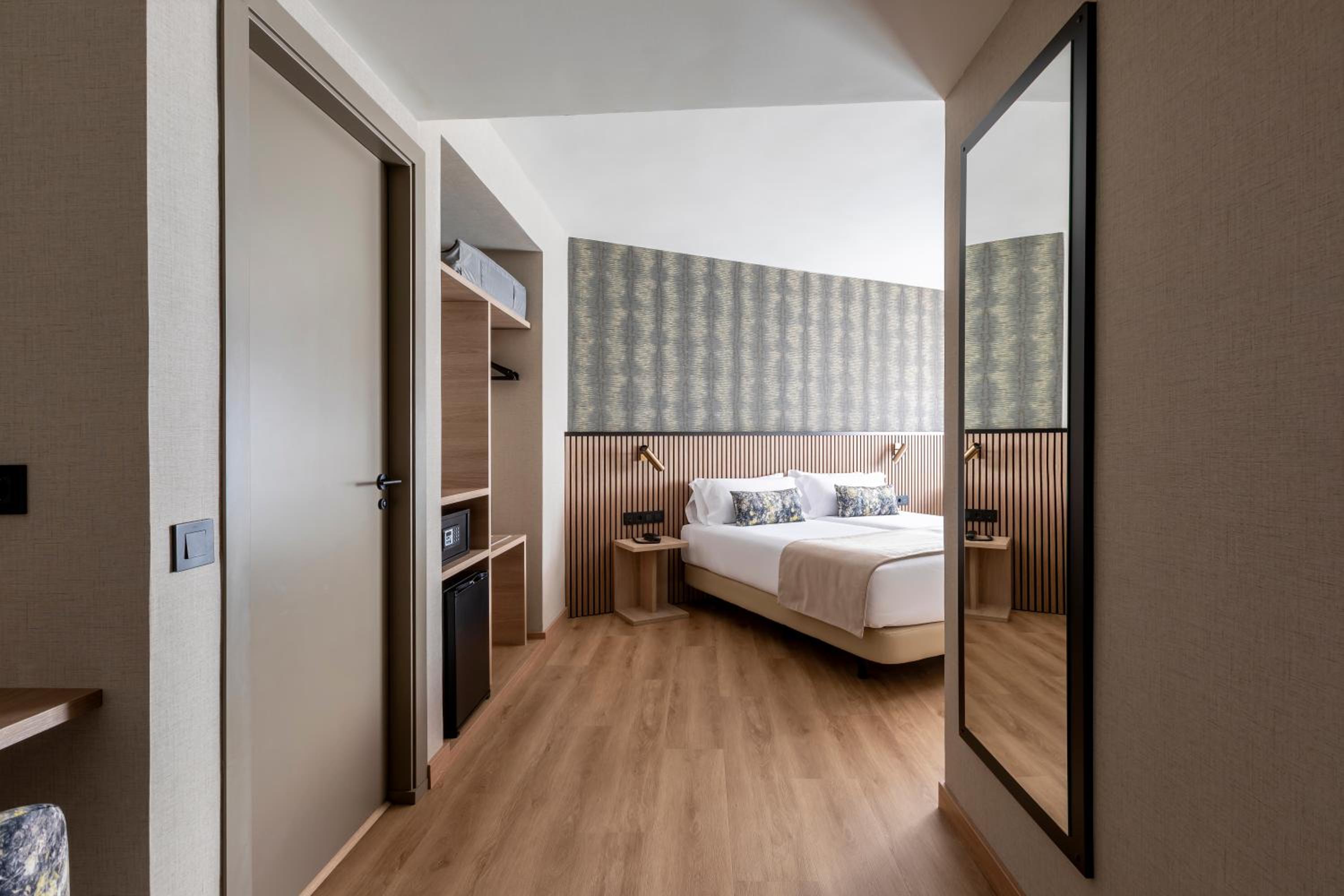 Superior Double Room - Photo 3