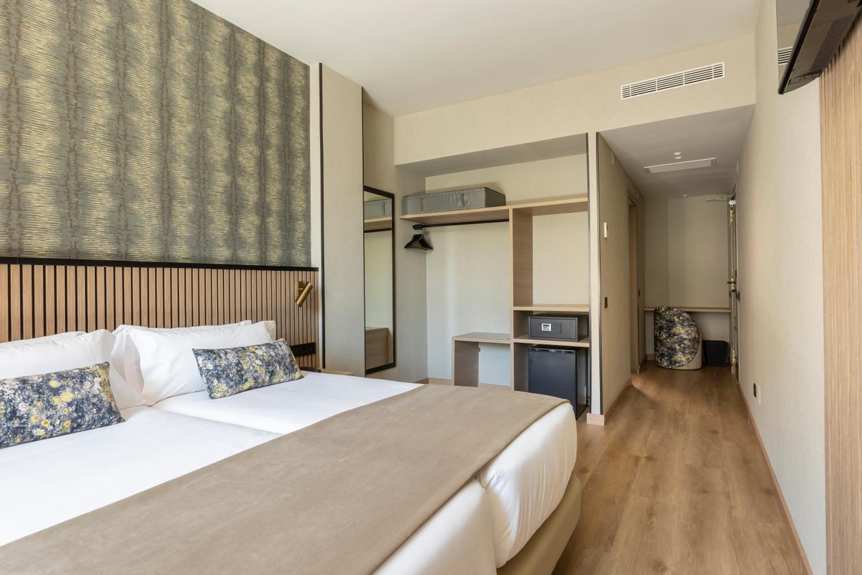 Superior Triple Room - Photo 5