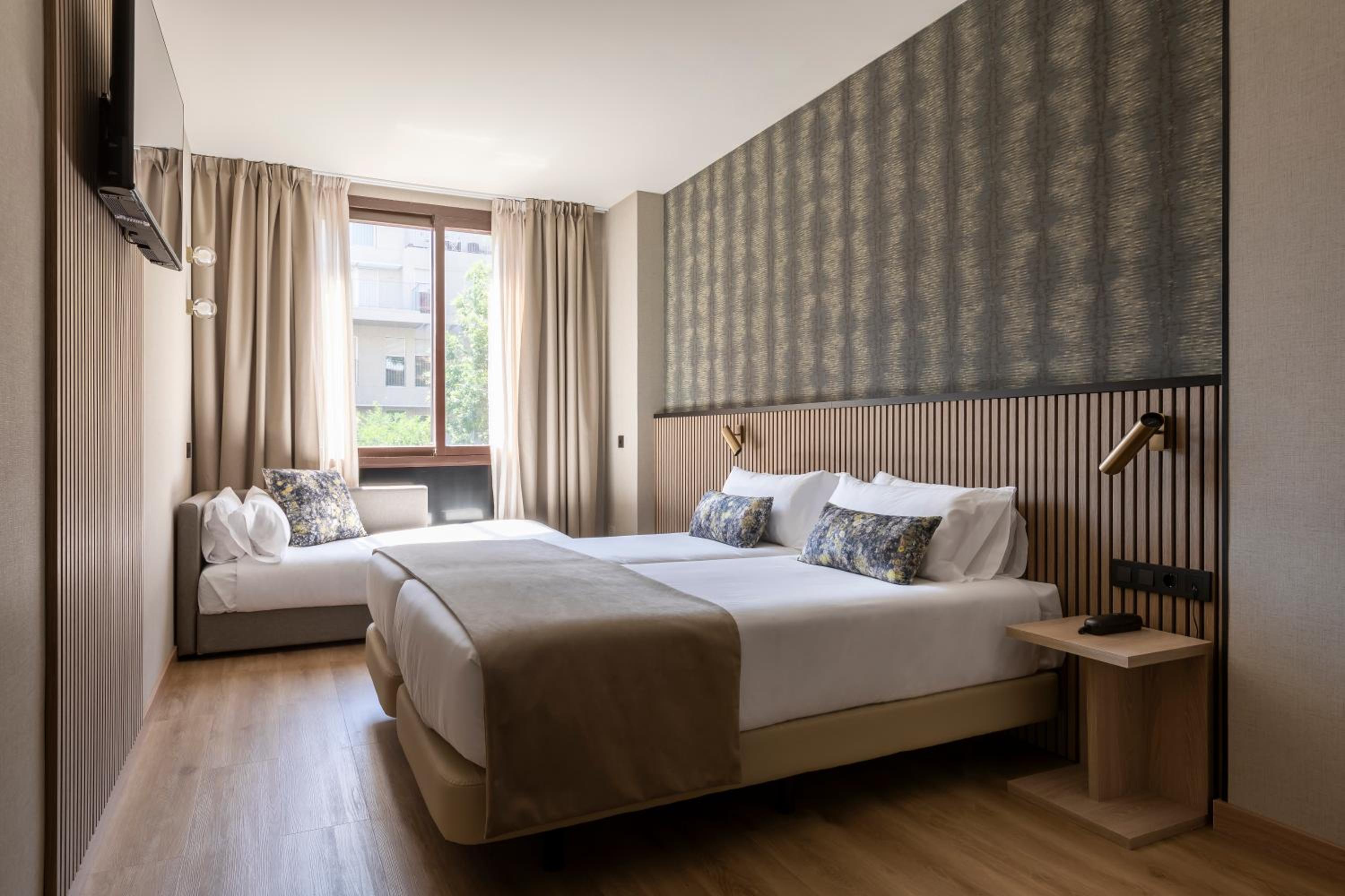 Triple Room - Photo 11