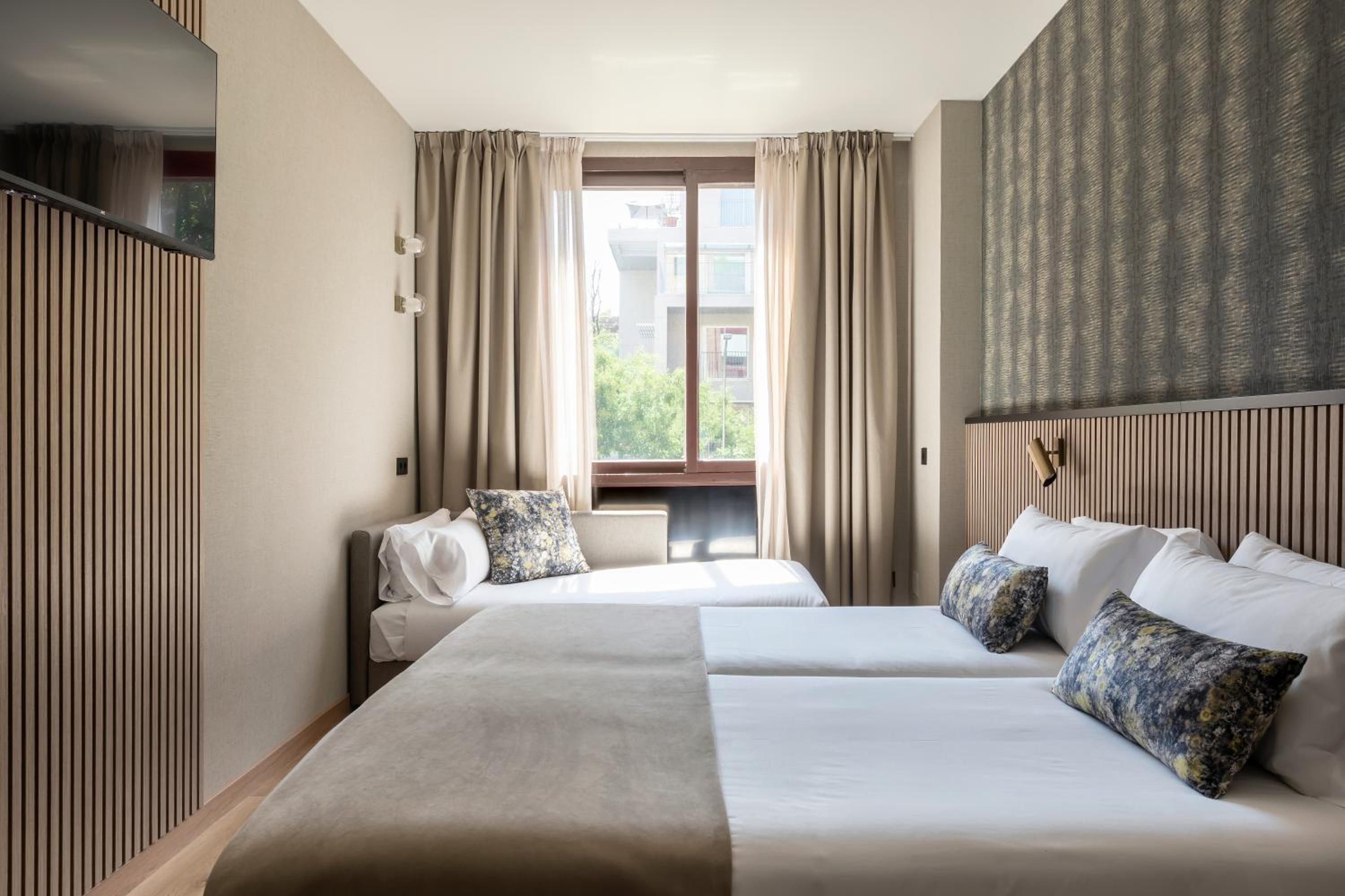 Triple Room - Photo 13