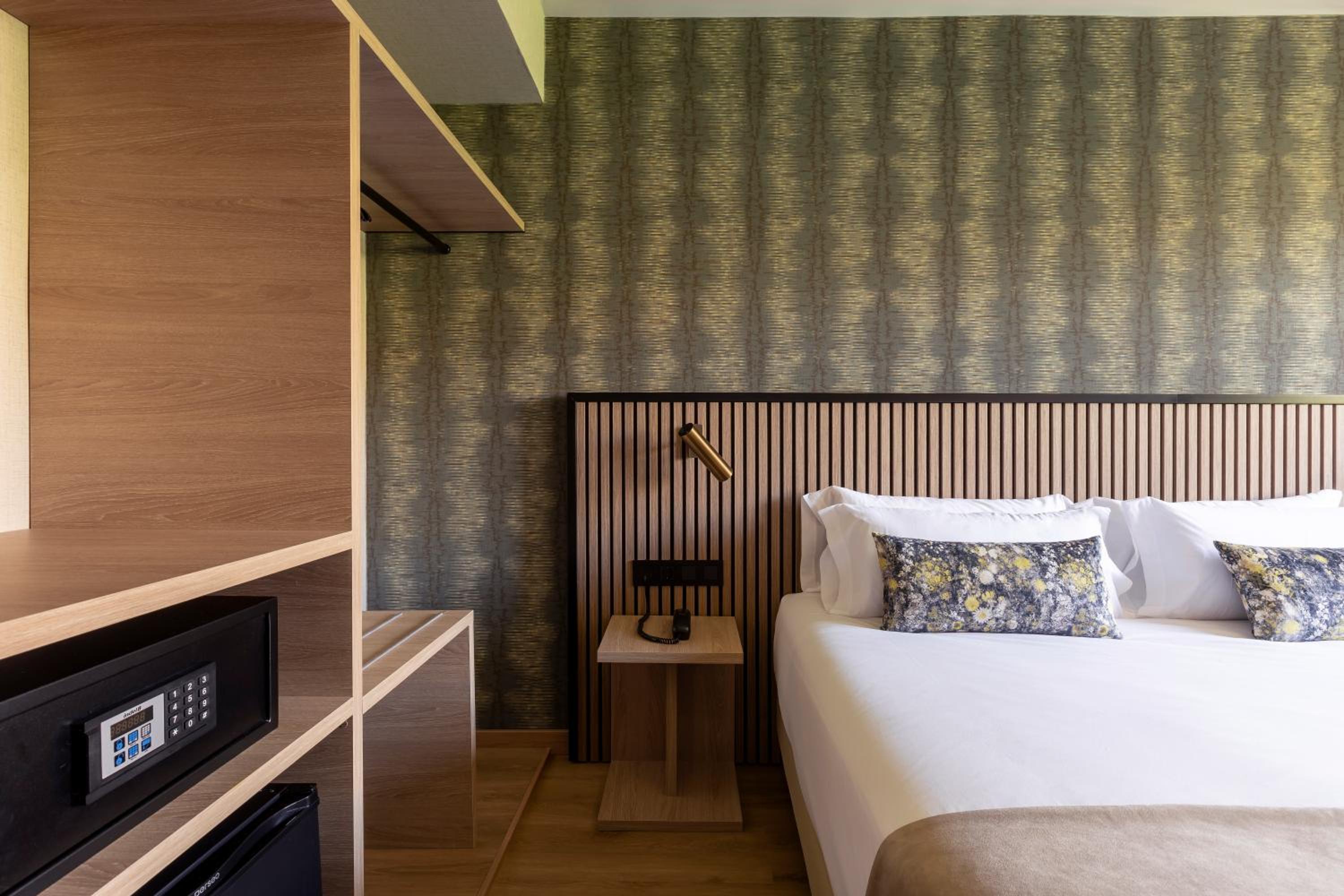 Superior Double Room - Photo 9