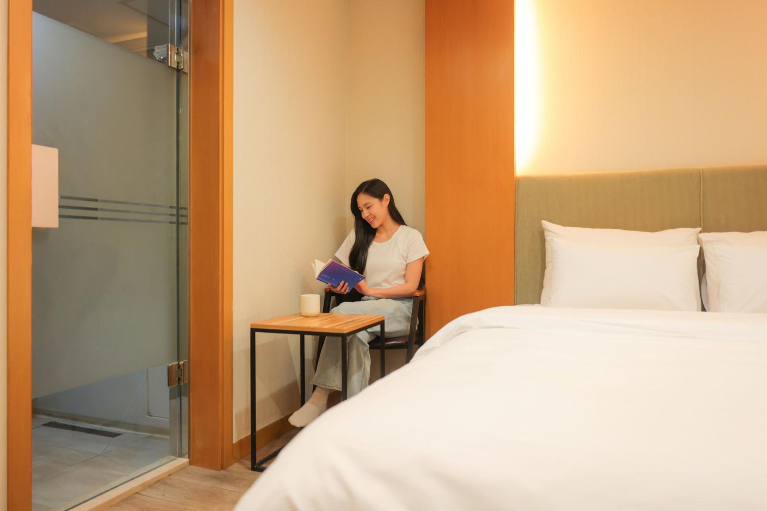 Deluxe Double Room - Photo 18