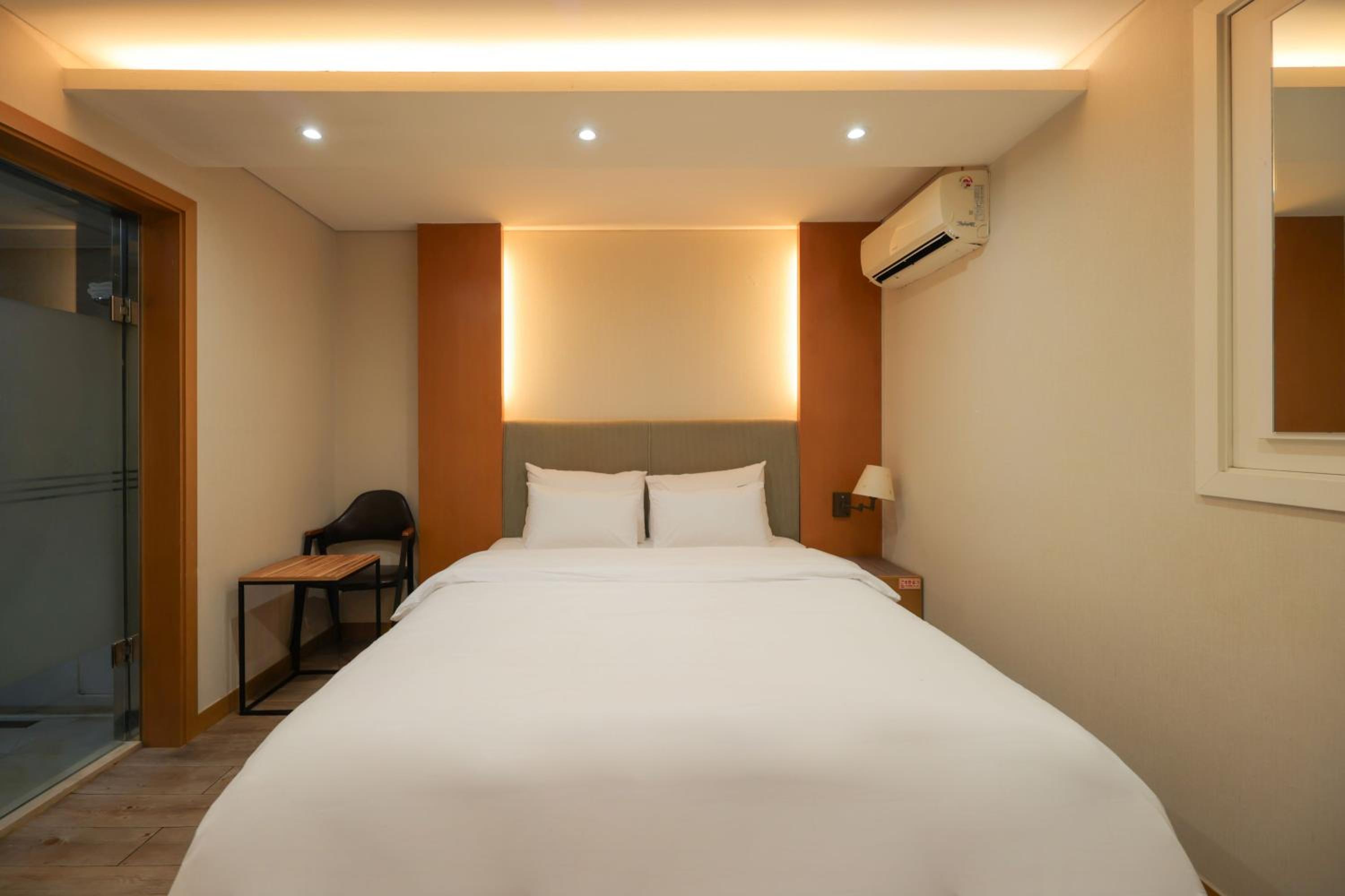 Deluxe Double Room - Photo 1