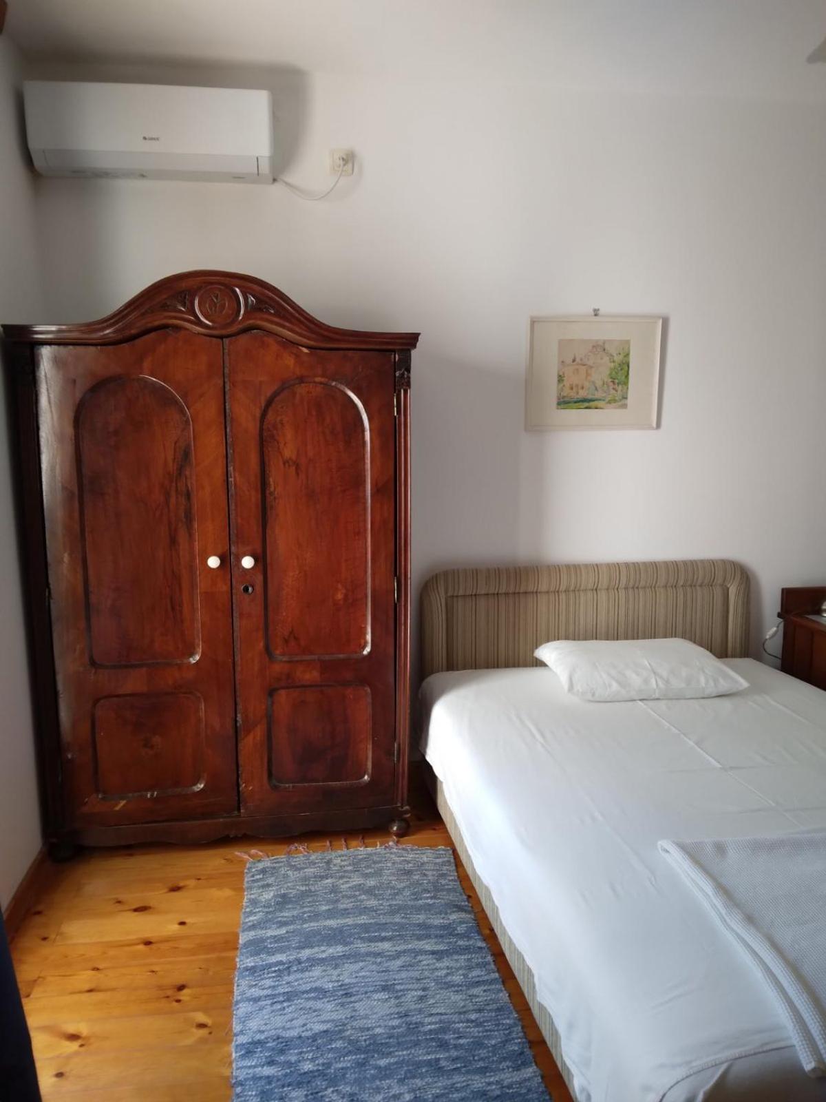 Apartment with Terrace photo 3