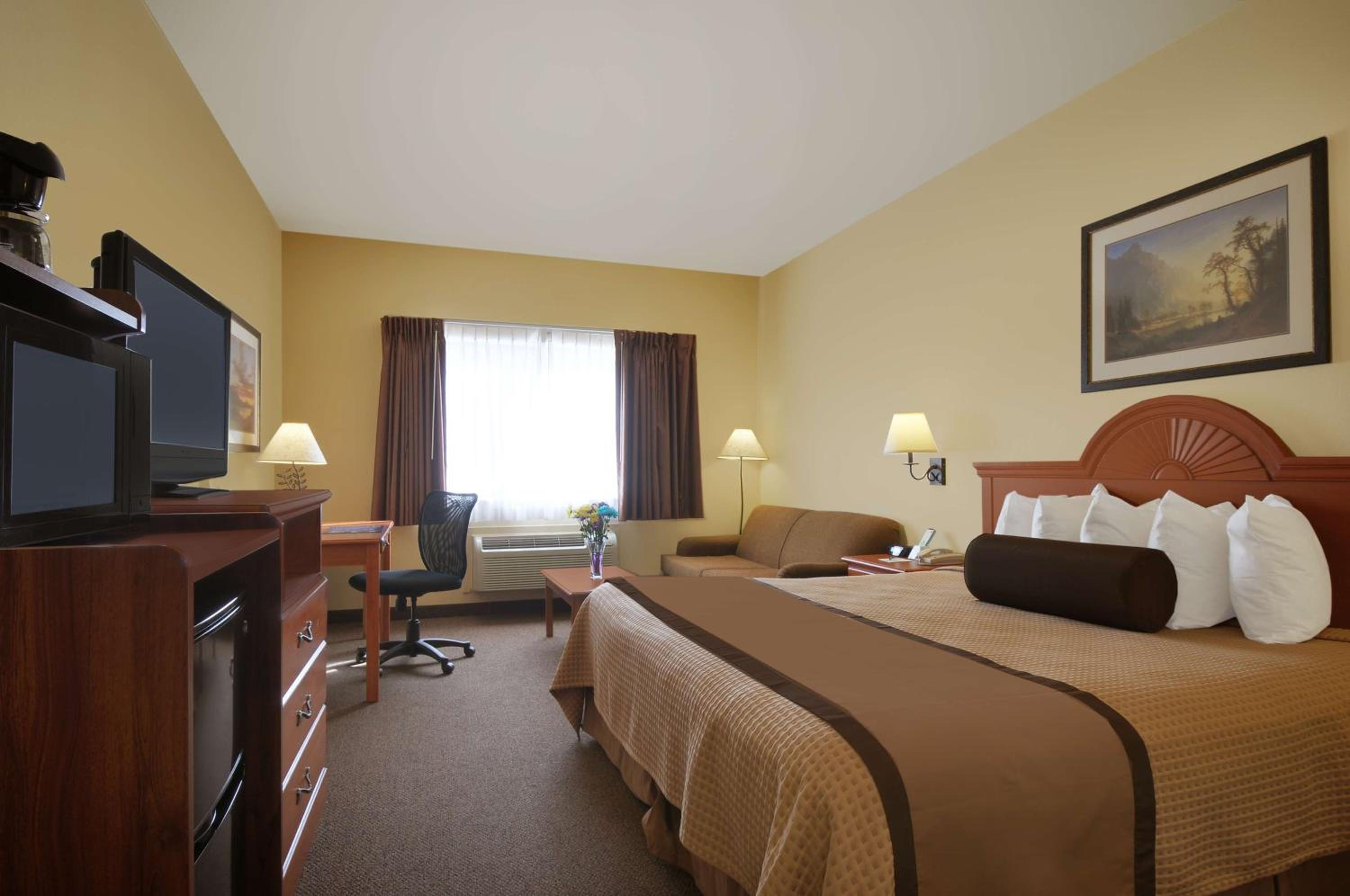 King Room with Sofa Bed - Non-Smoking - Photo 1