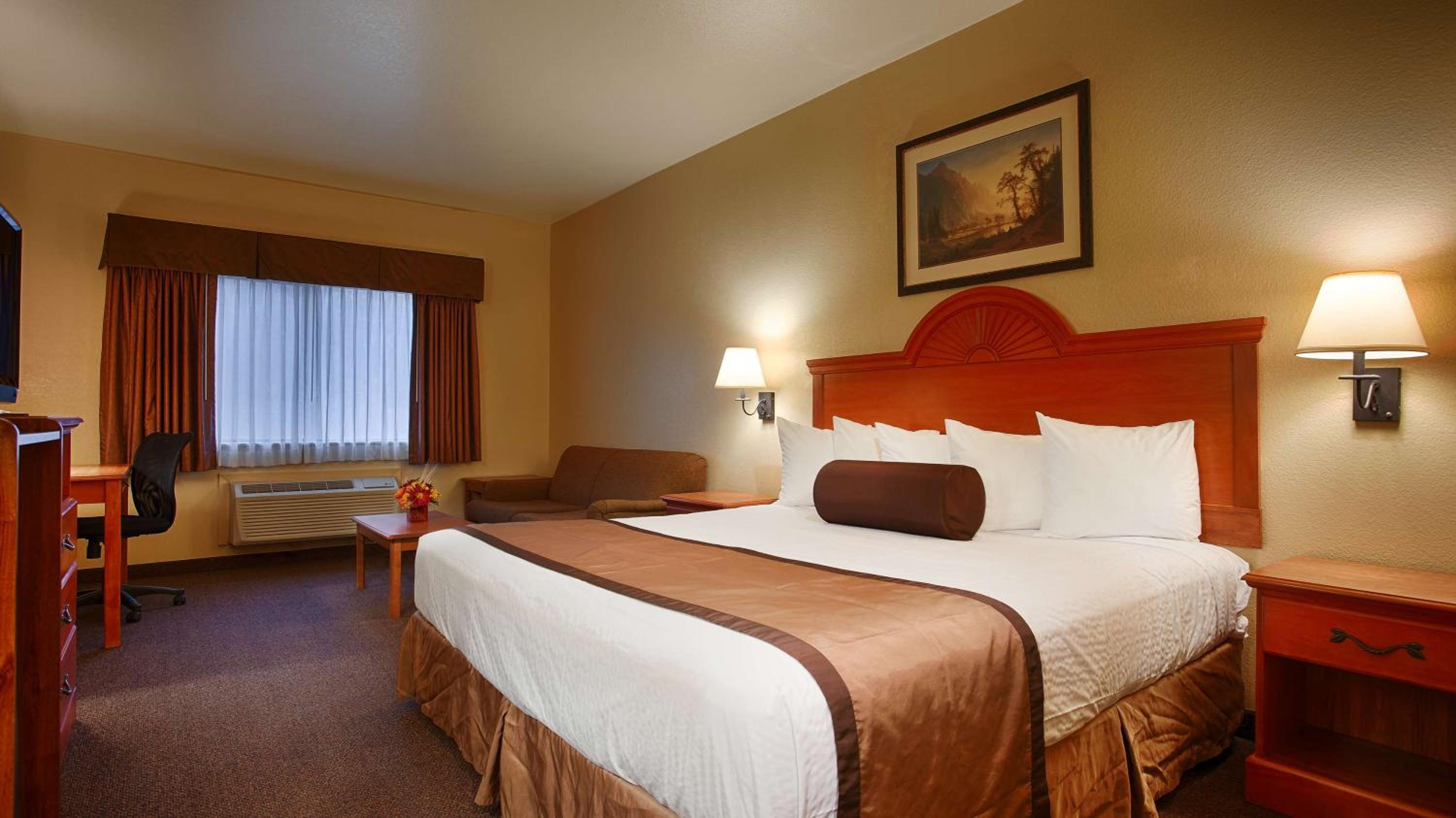 King Room - Non-Smoking - Photo 4