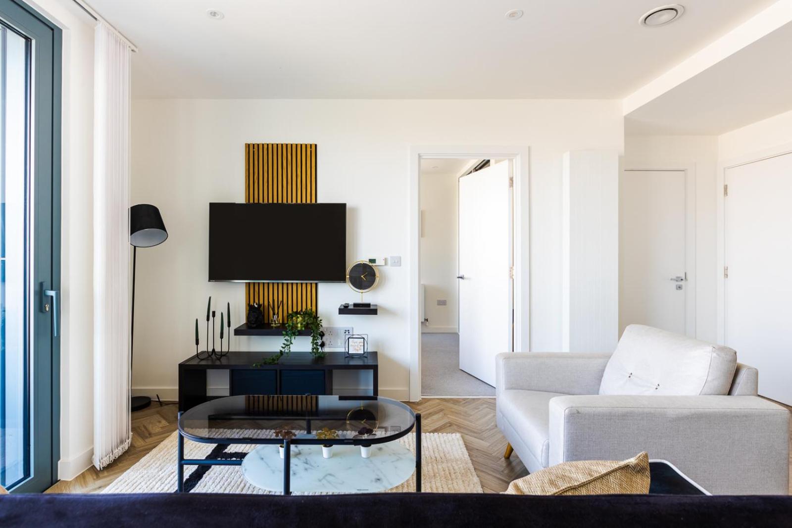 One-Bedroom Apartment photo 1