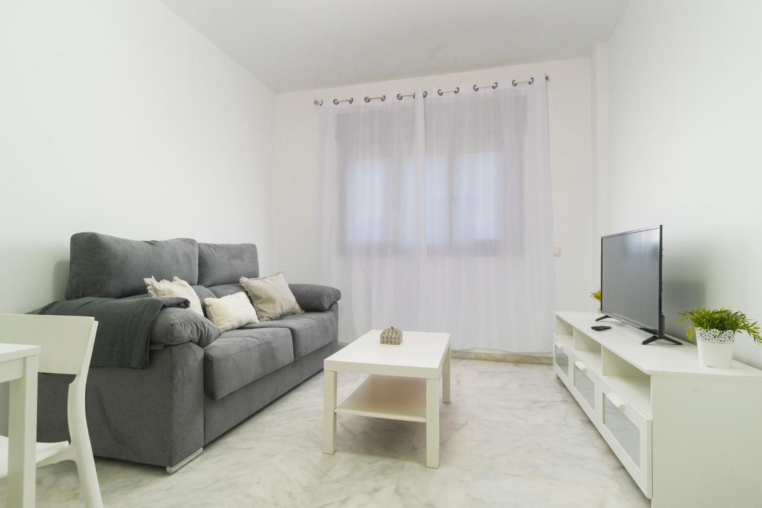 One-Bedroom Apartment photo 2