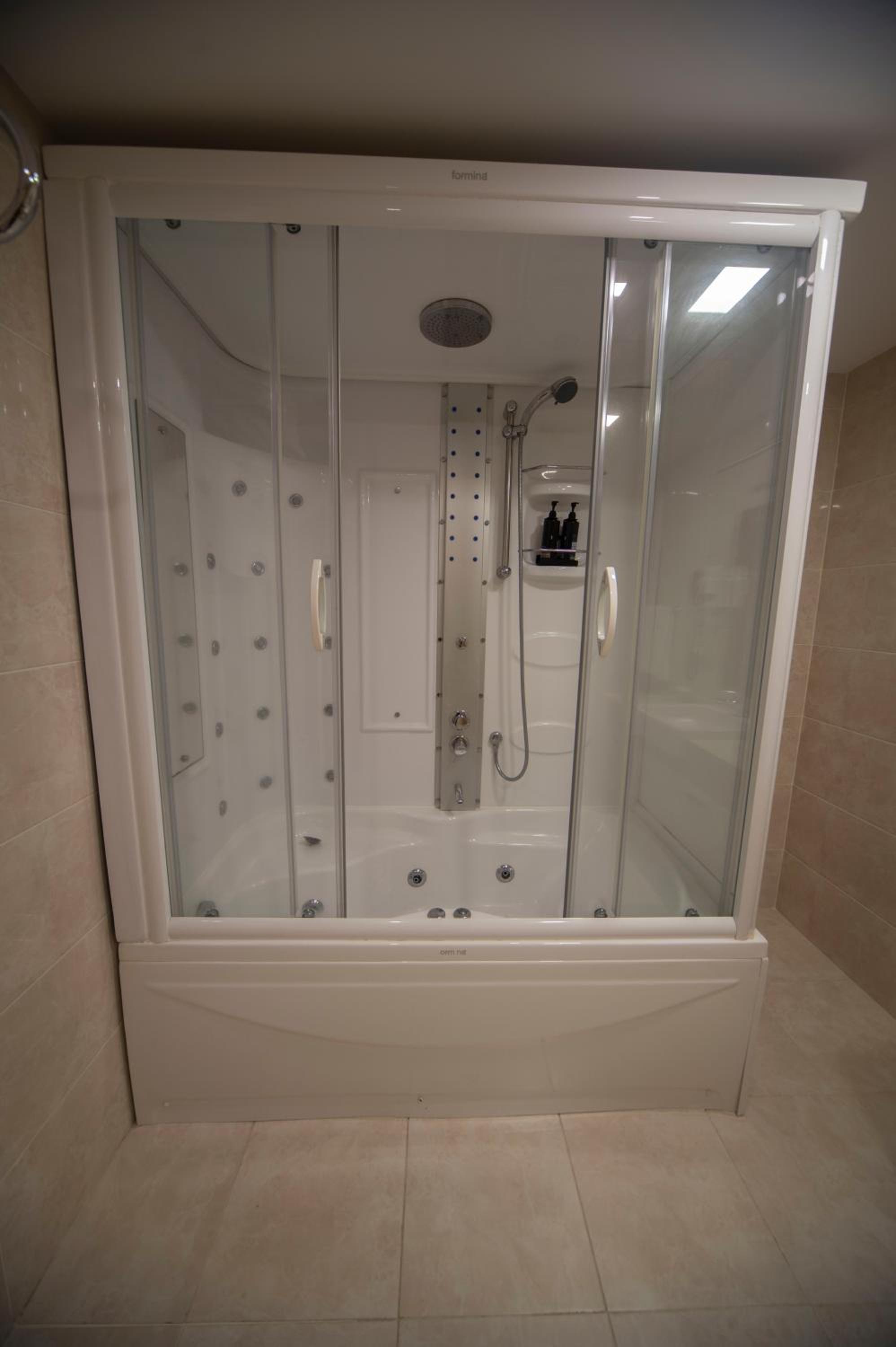 Standard Suite photo 2