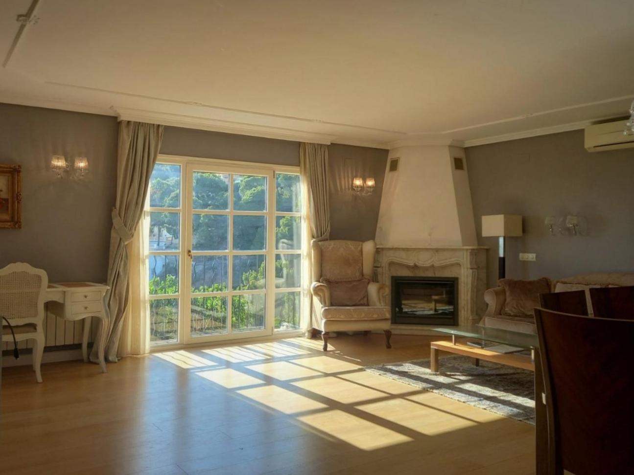 Villa de Tres Habitaciones