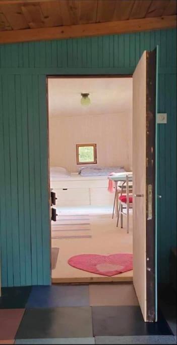 One-Bedroom House photo 1