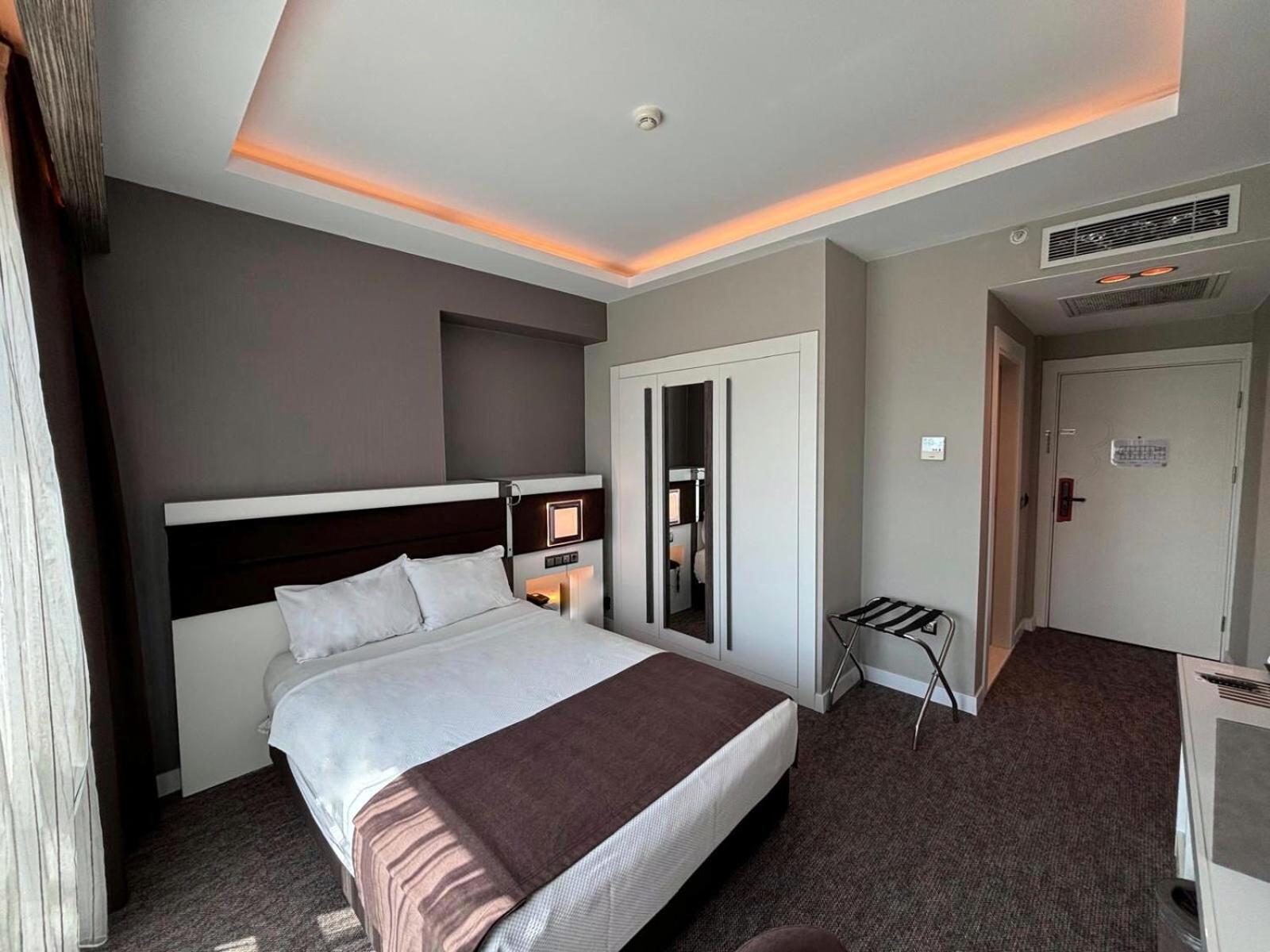 Deluxe Single Room