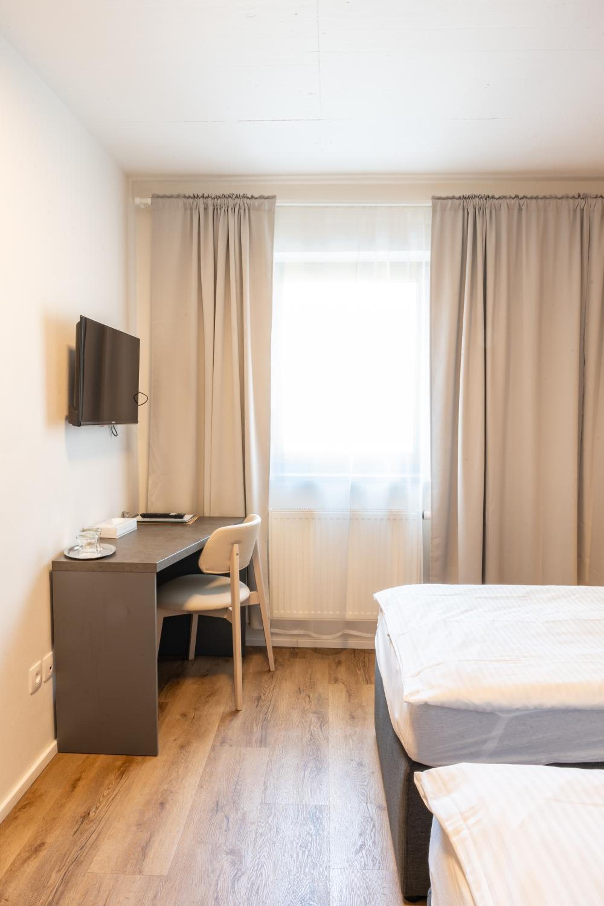 Deluxe Twin Room photo 3