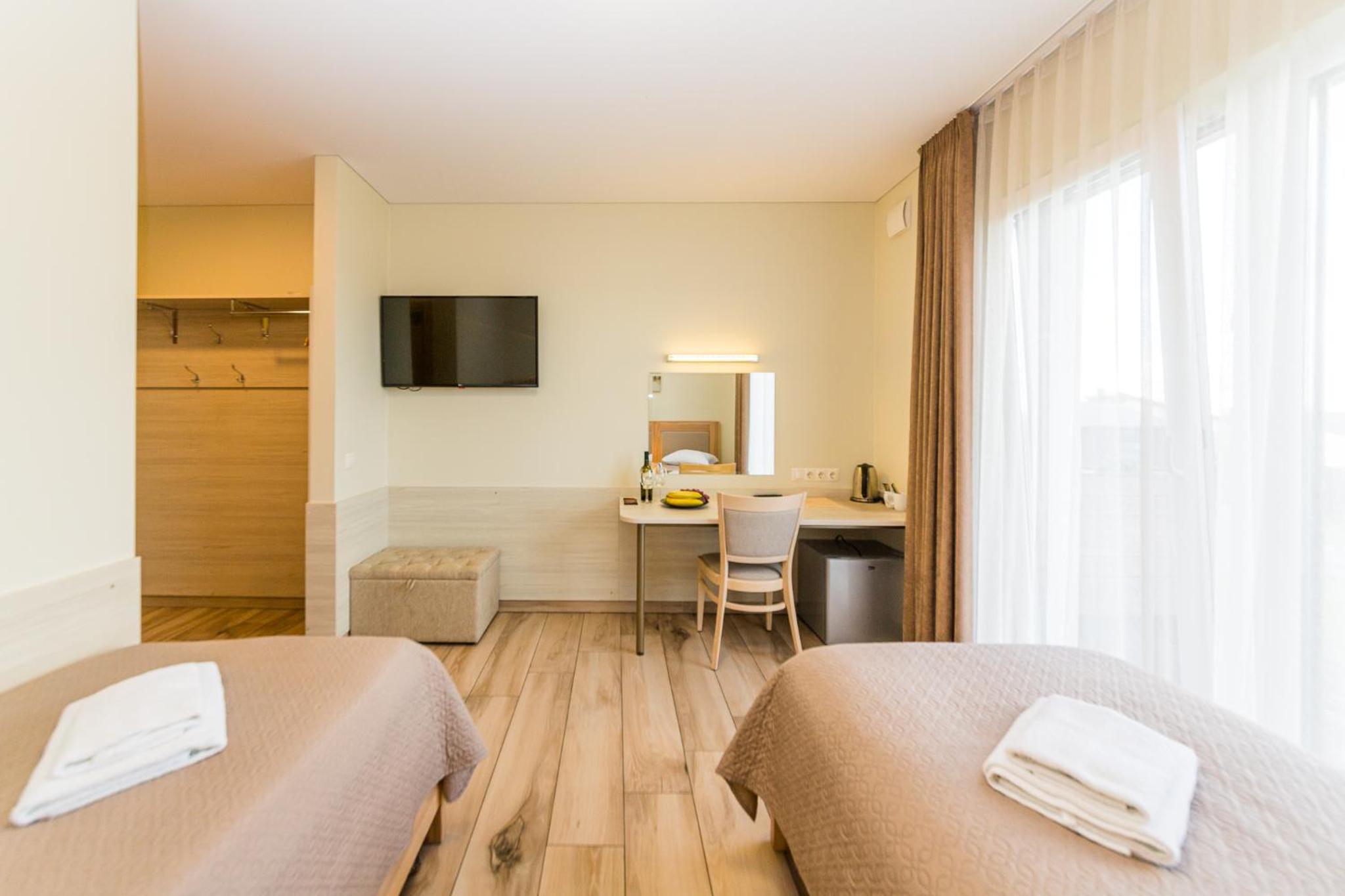 Twin Room with Terrace - Photo 21