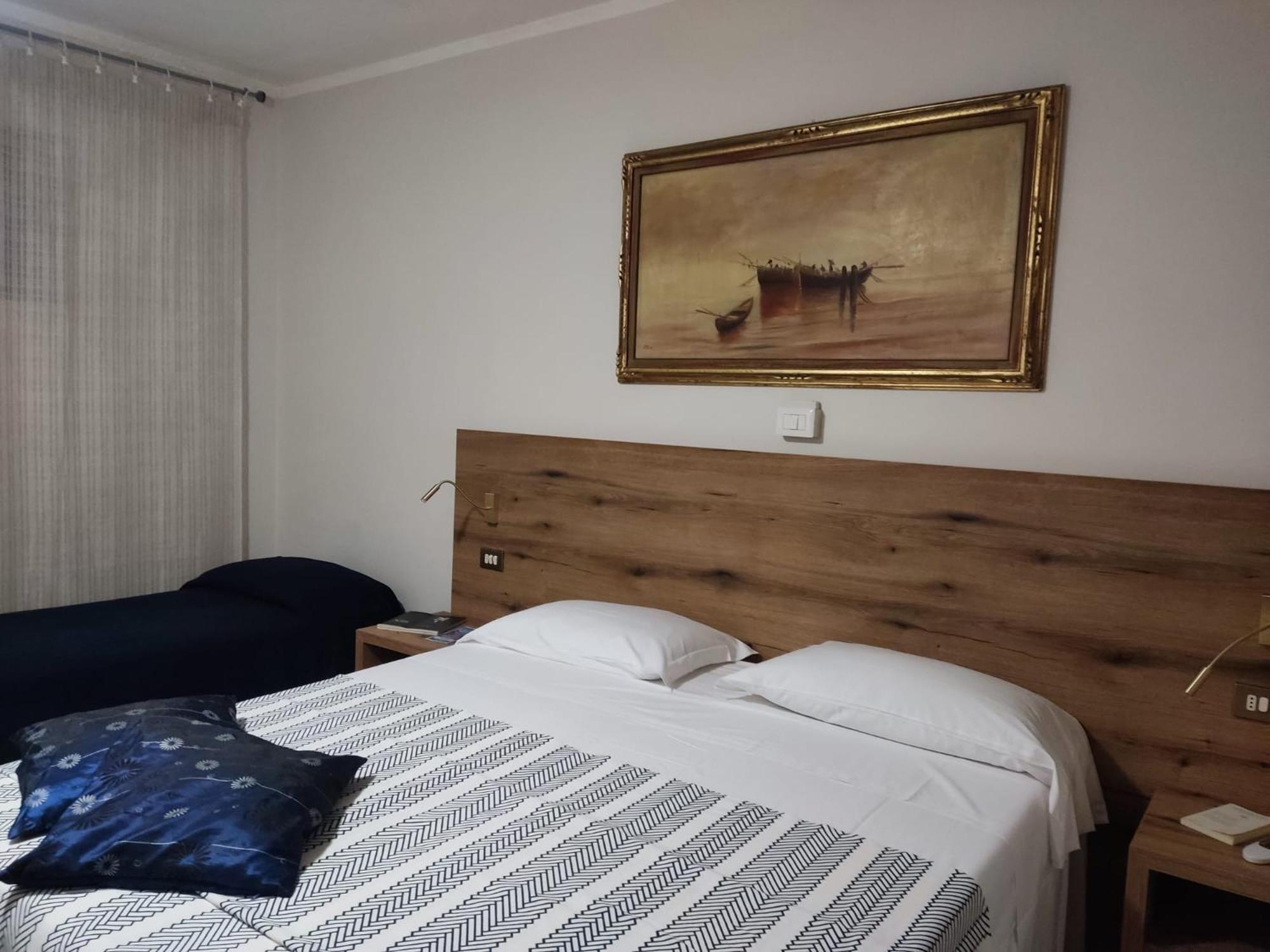 Budget Double Room photo 1